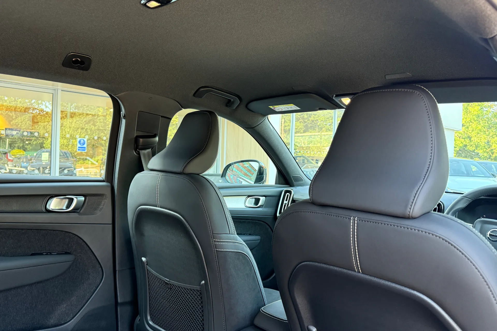 Volvo XC40 thumbnail image number 24