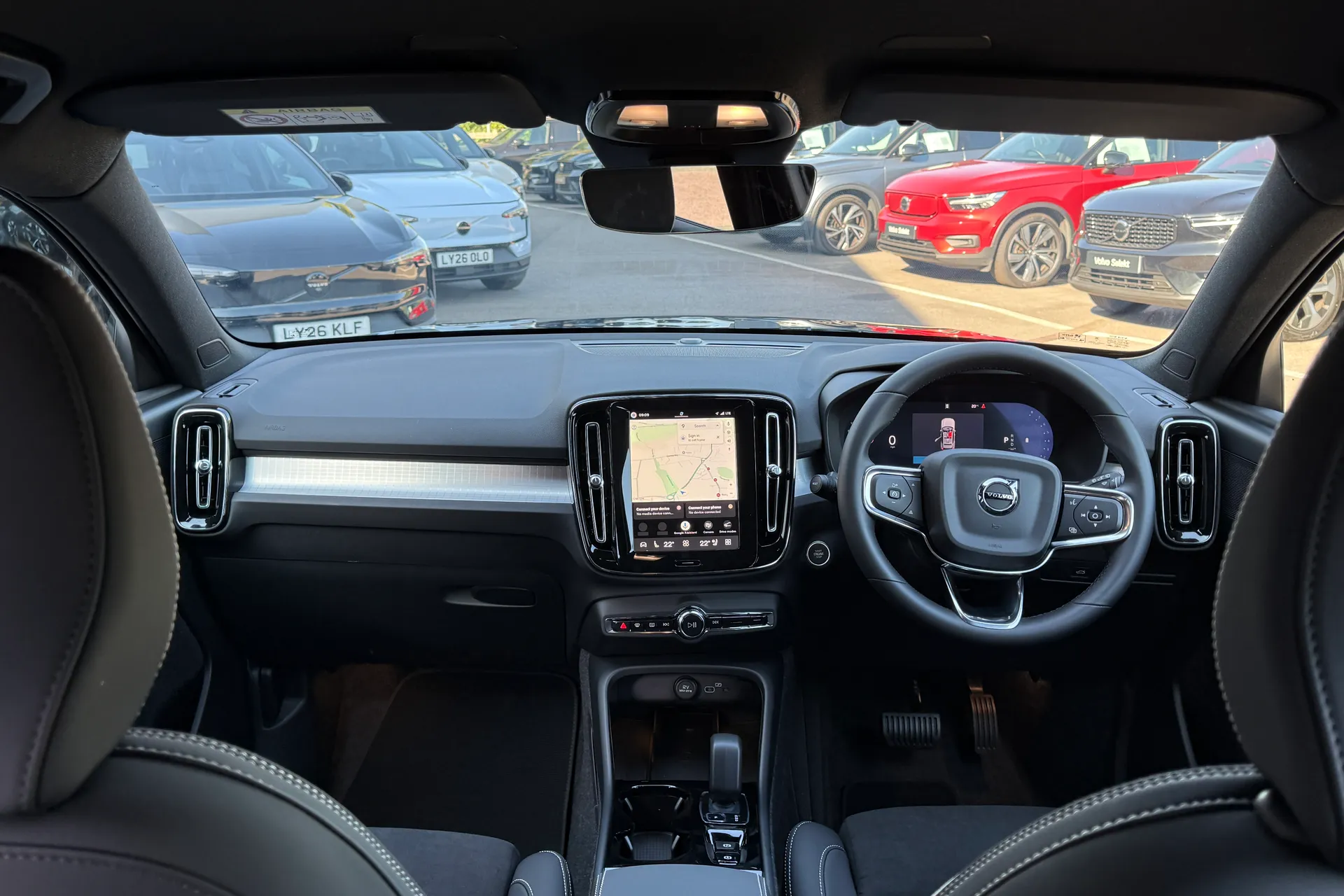 Volvo XC40 thumbnail image number 3