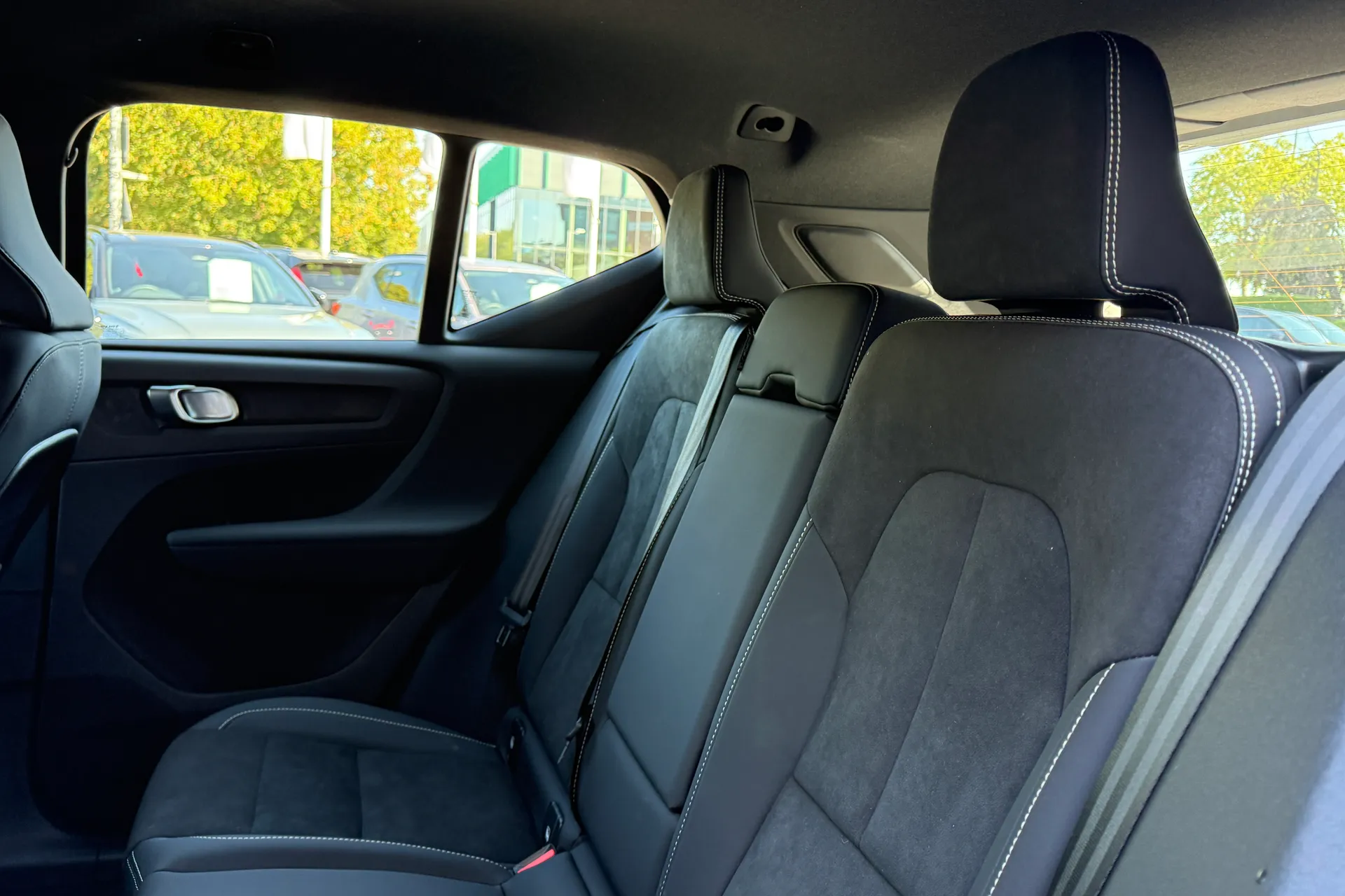 Volvo XC40 thumbnail image number 30