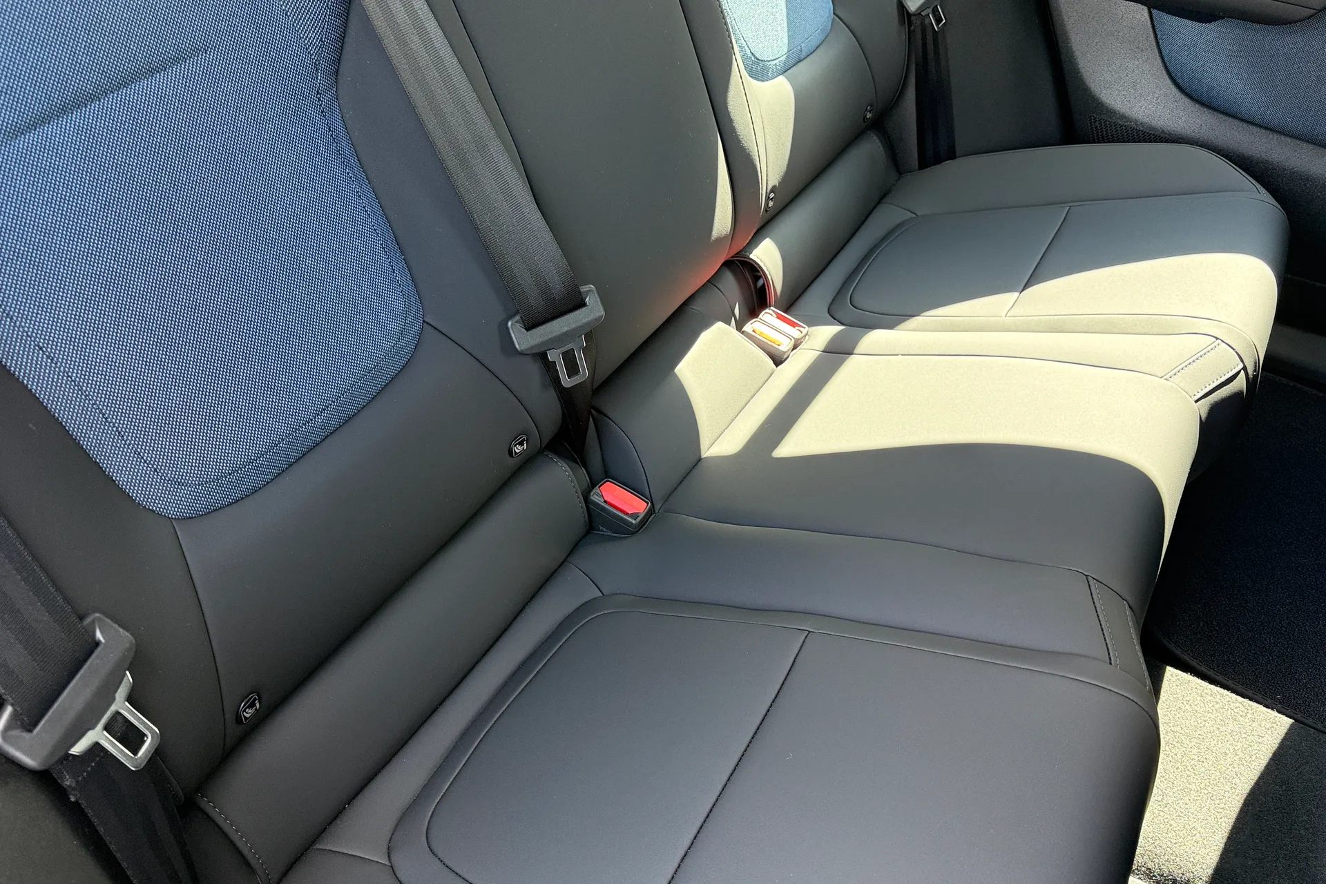 Volvo EX30 thumbnail image number 24