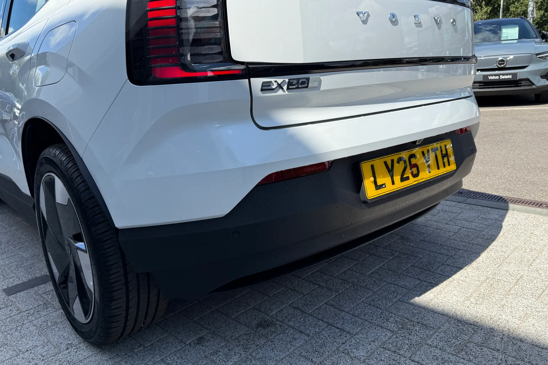 Volvo EX30 thumbnail image number 18
