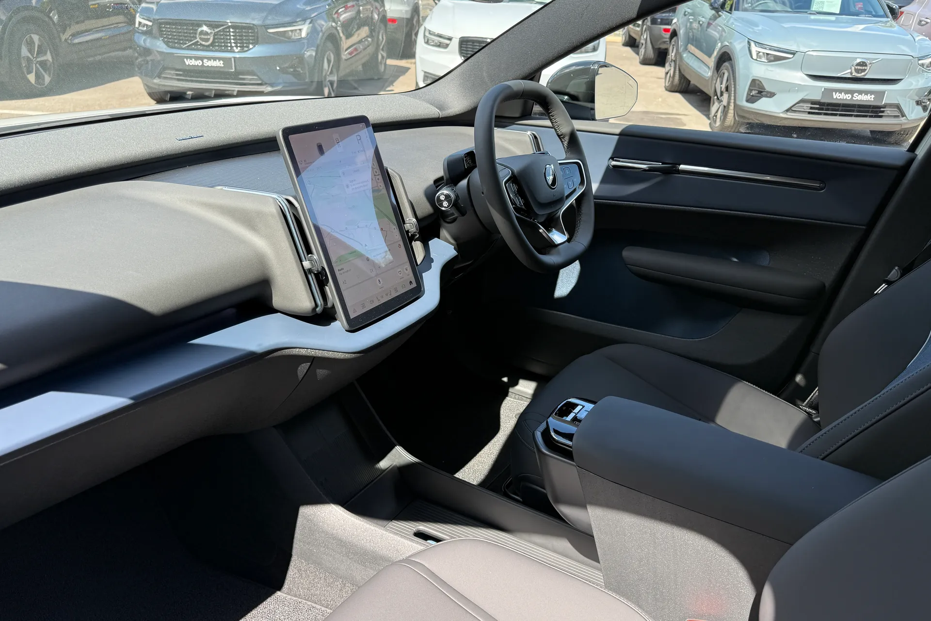 Volvo EX30 thumbnail image number 26