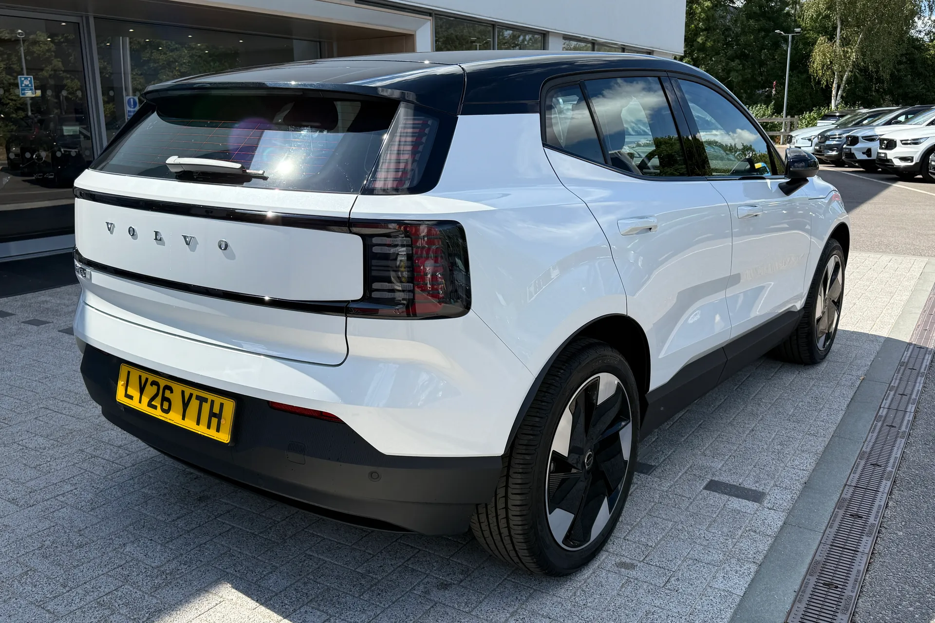 Volvo EX30 thumbnail image number 8