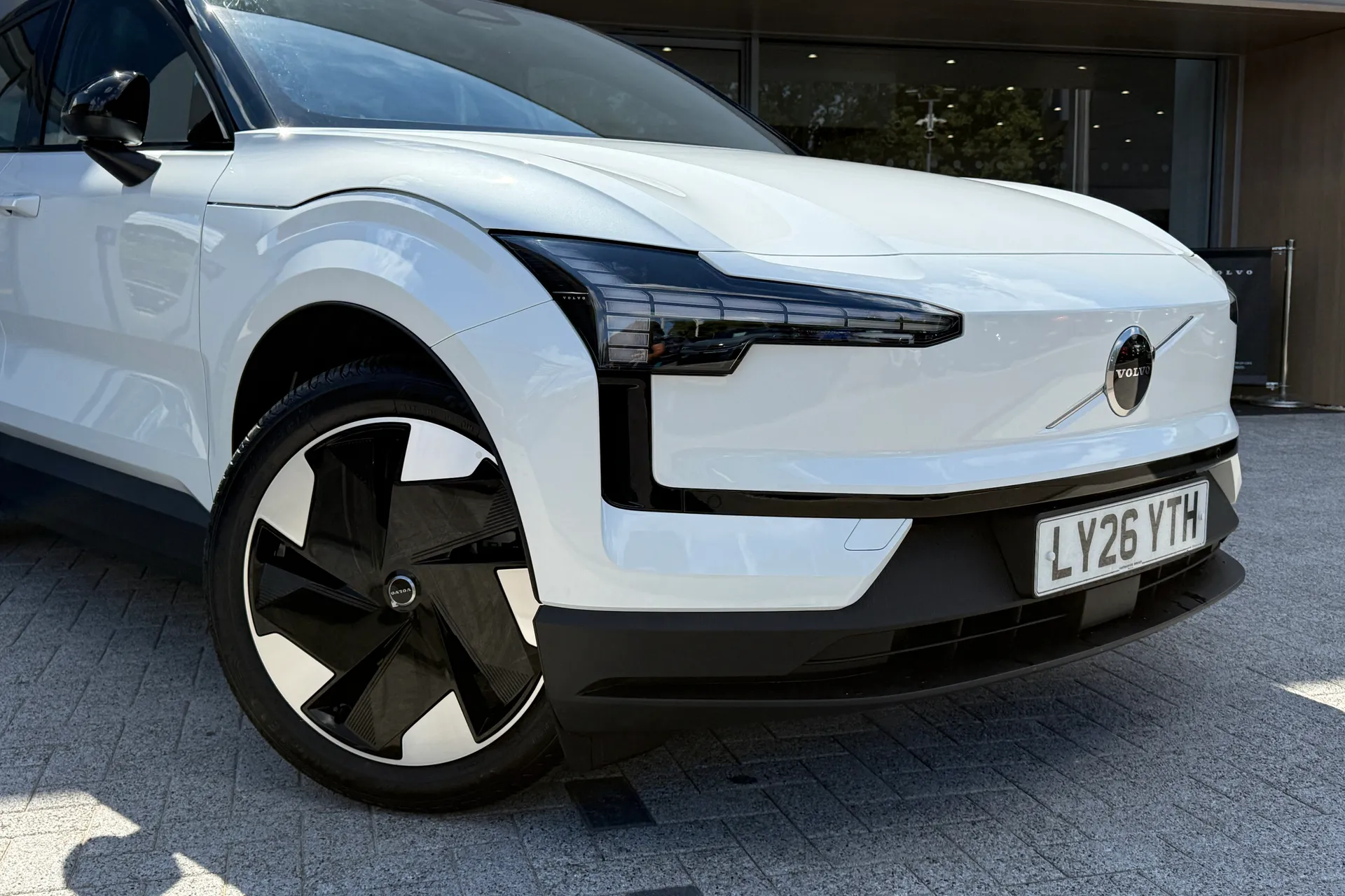 Volvo EX30 thumbnail image number 7
