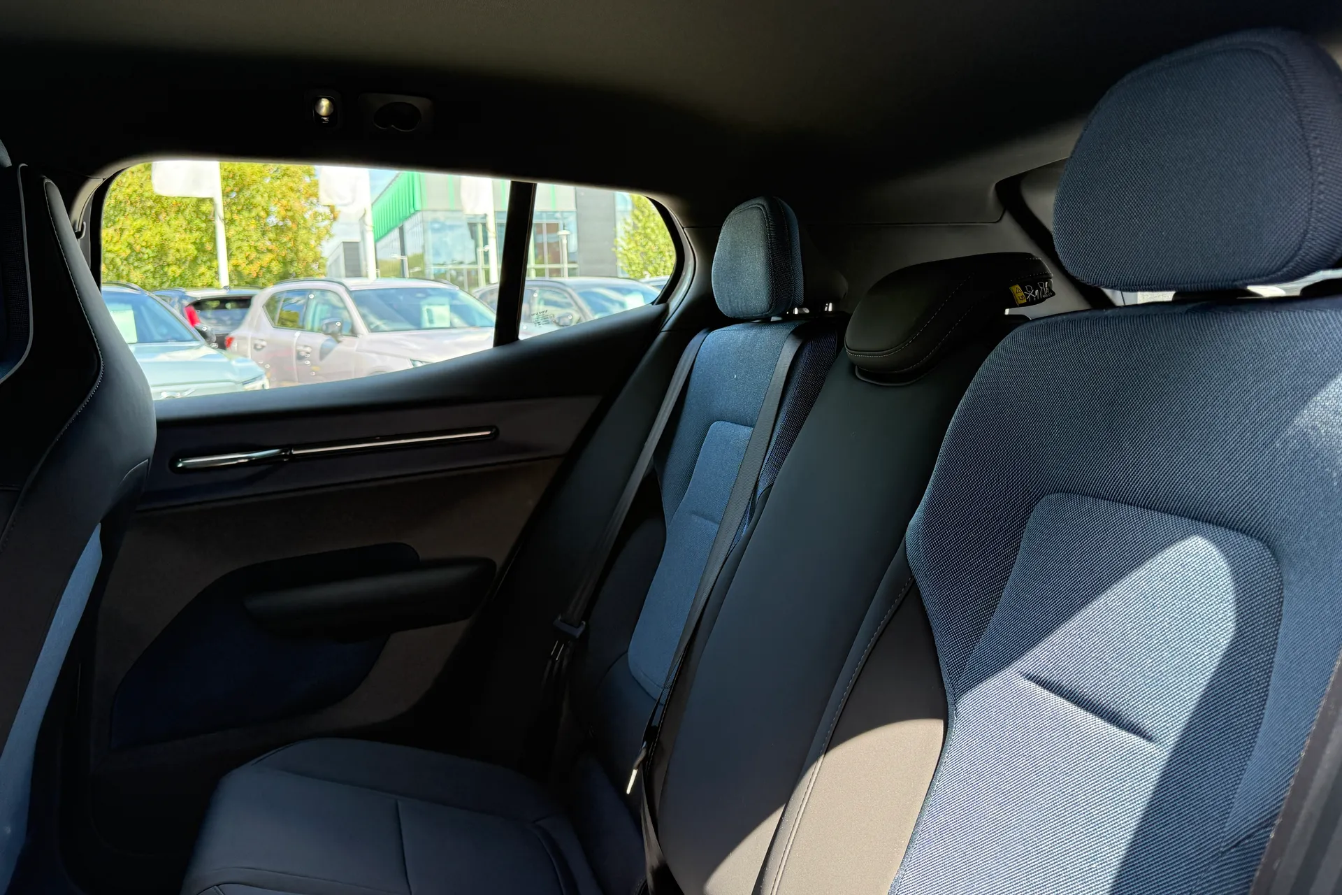 Volvo EX30 thumbnail image number 29