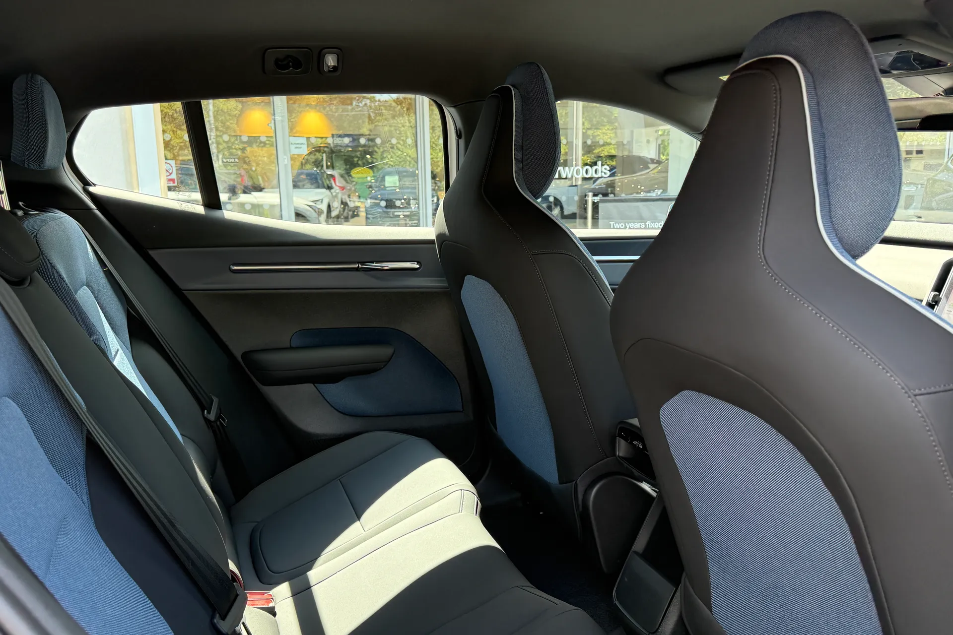 Volvo EX30 thumbnail image number 22
