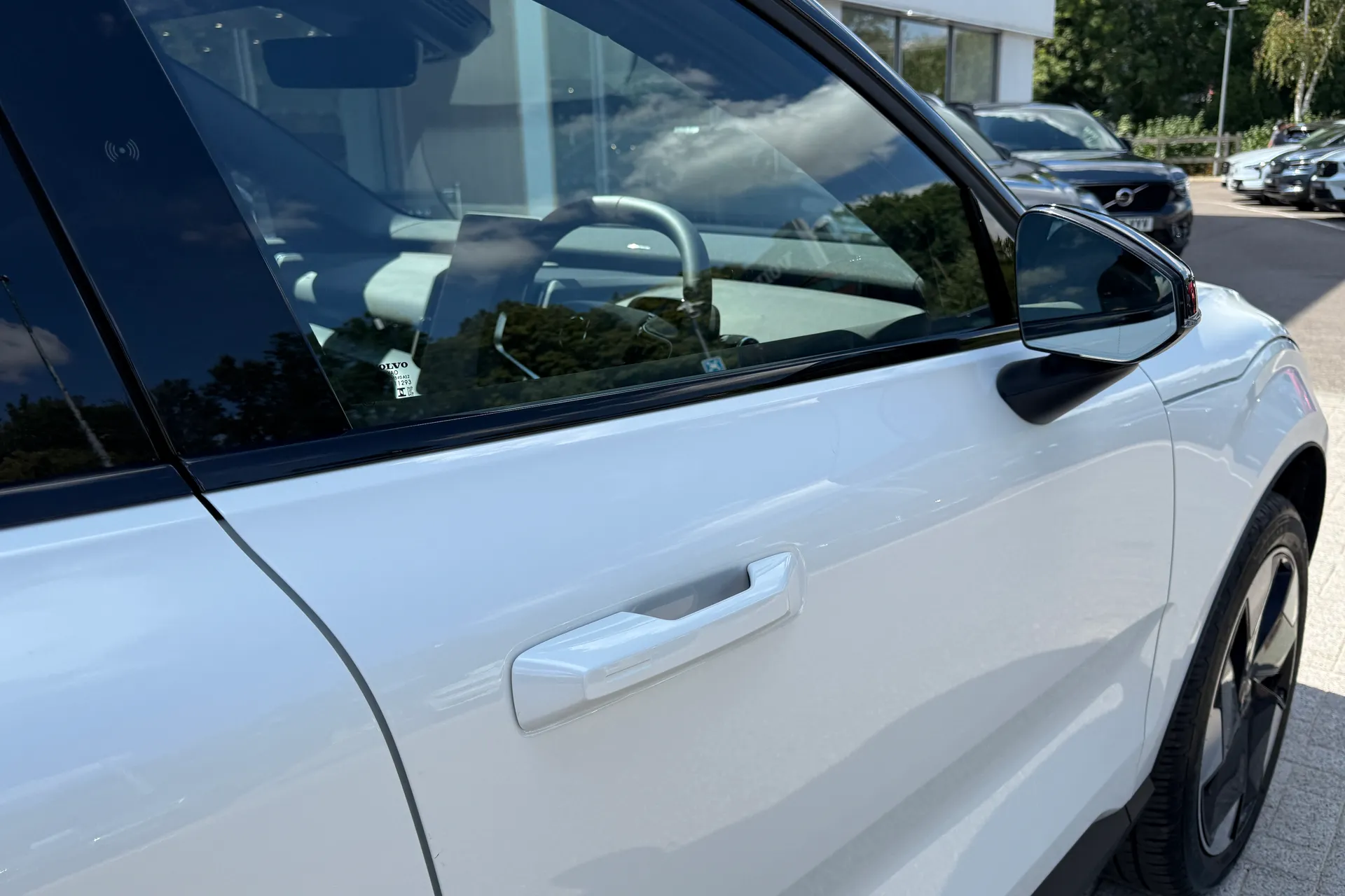 Volvo EX30 thumbnail image number 15