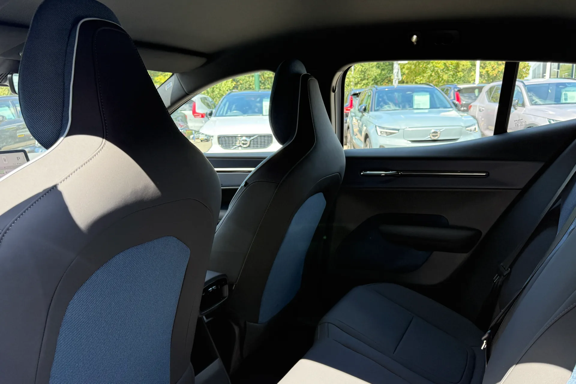 Volvo EX30 thumbnail image number 28
