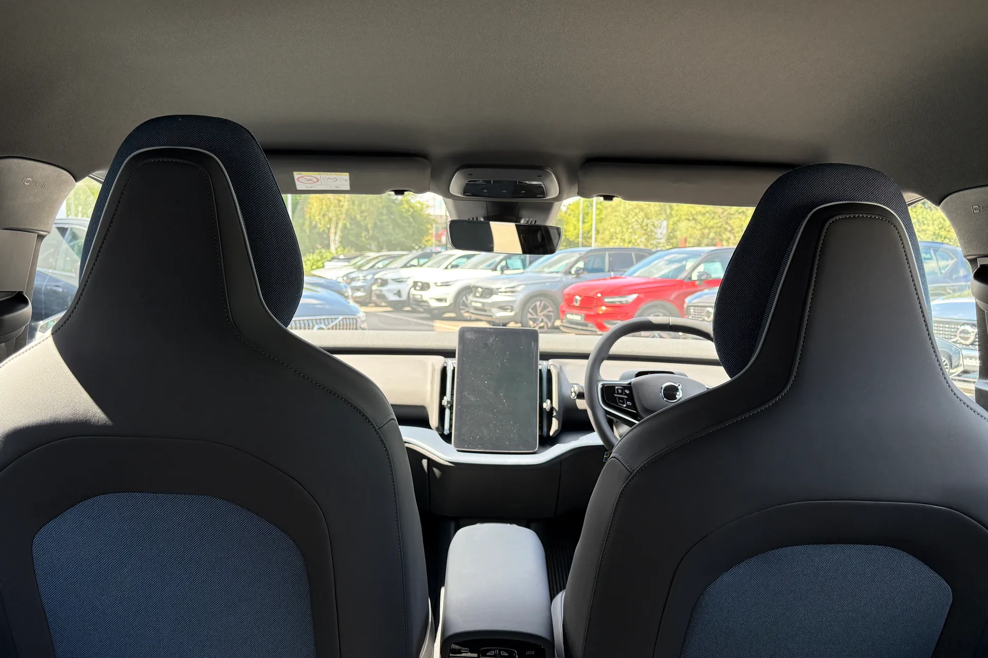Volvo EX30 thumbnail image number 21