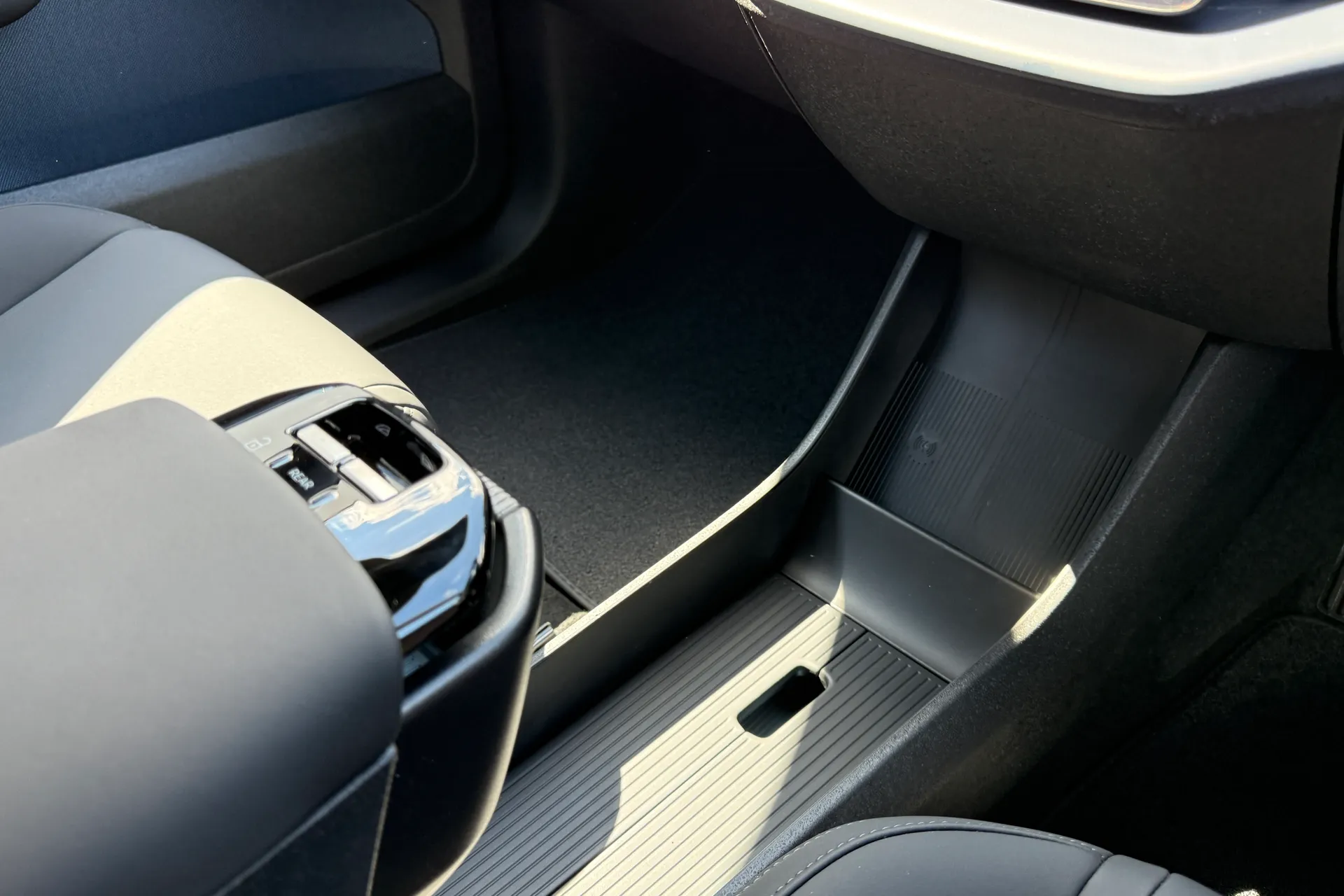 Volvo EX30 thumbnail image number 40