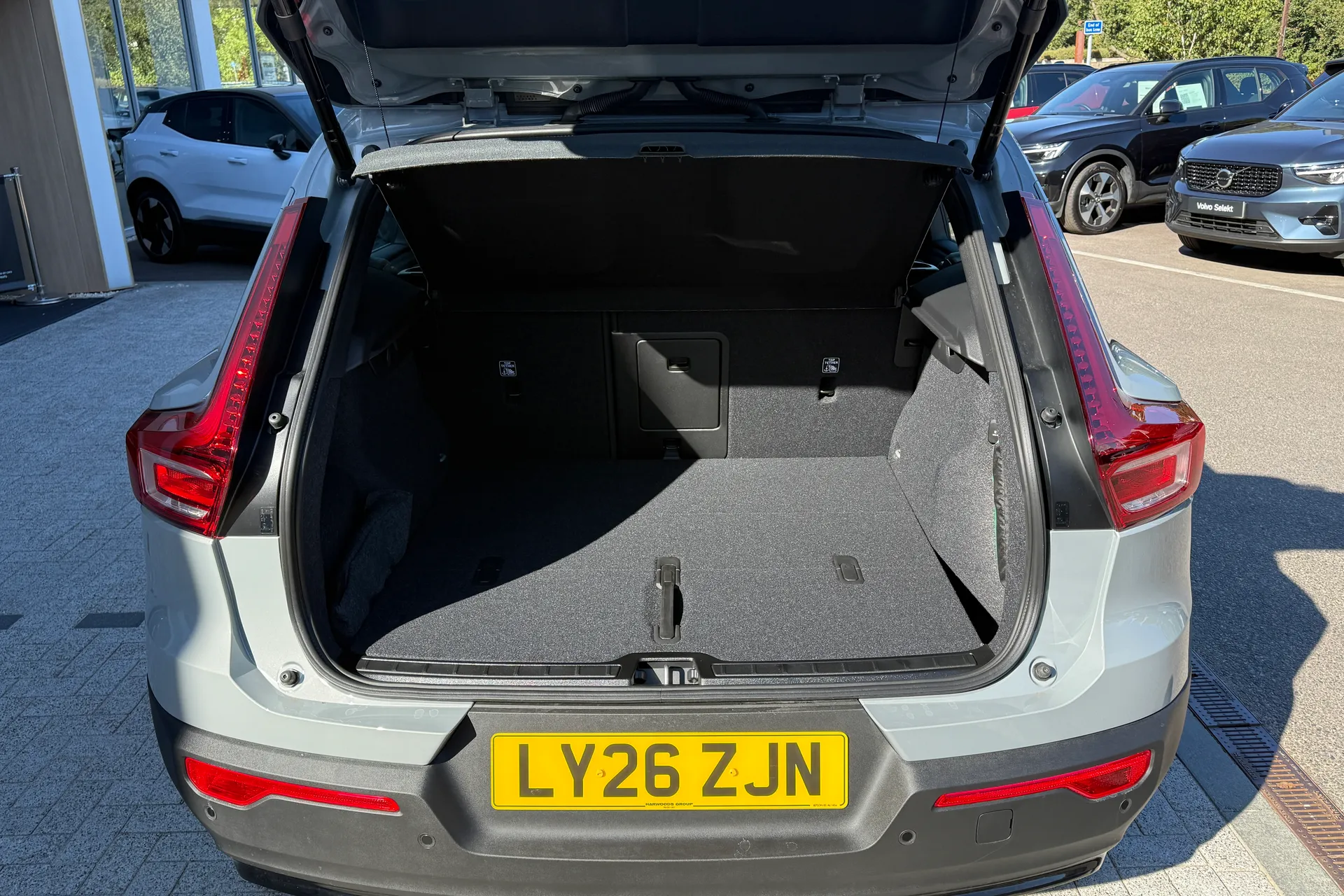Volvo XC40 thumbnail image number 20