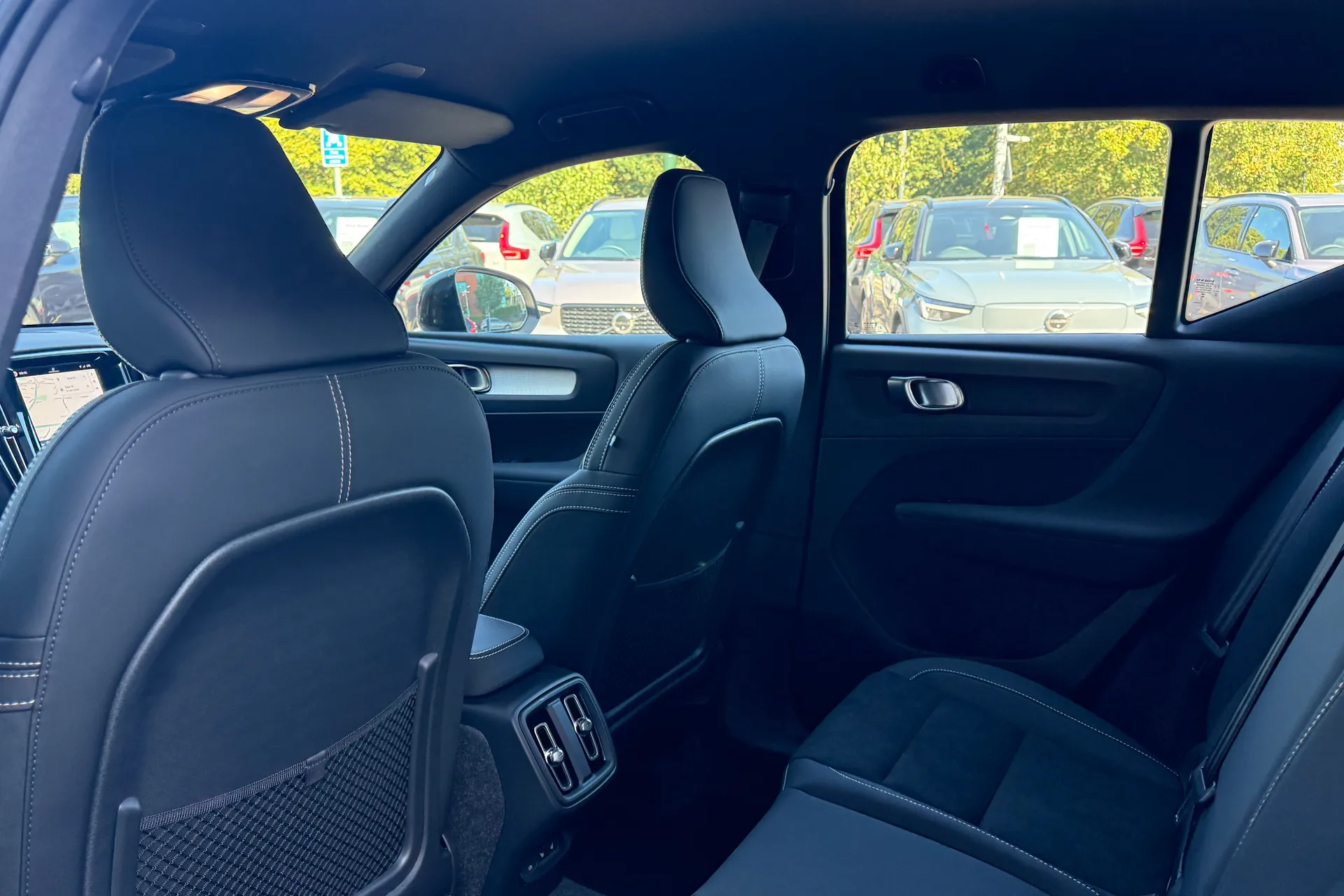 Volvo XC40 thumbnail image number 29
