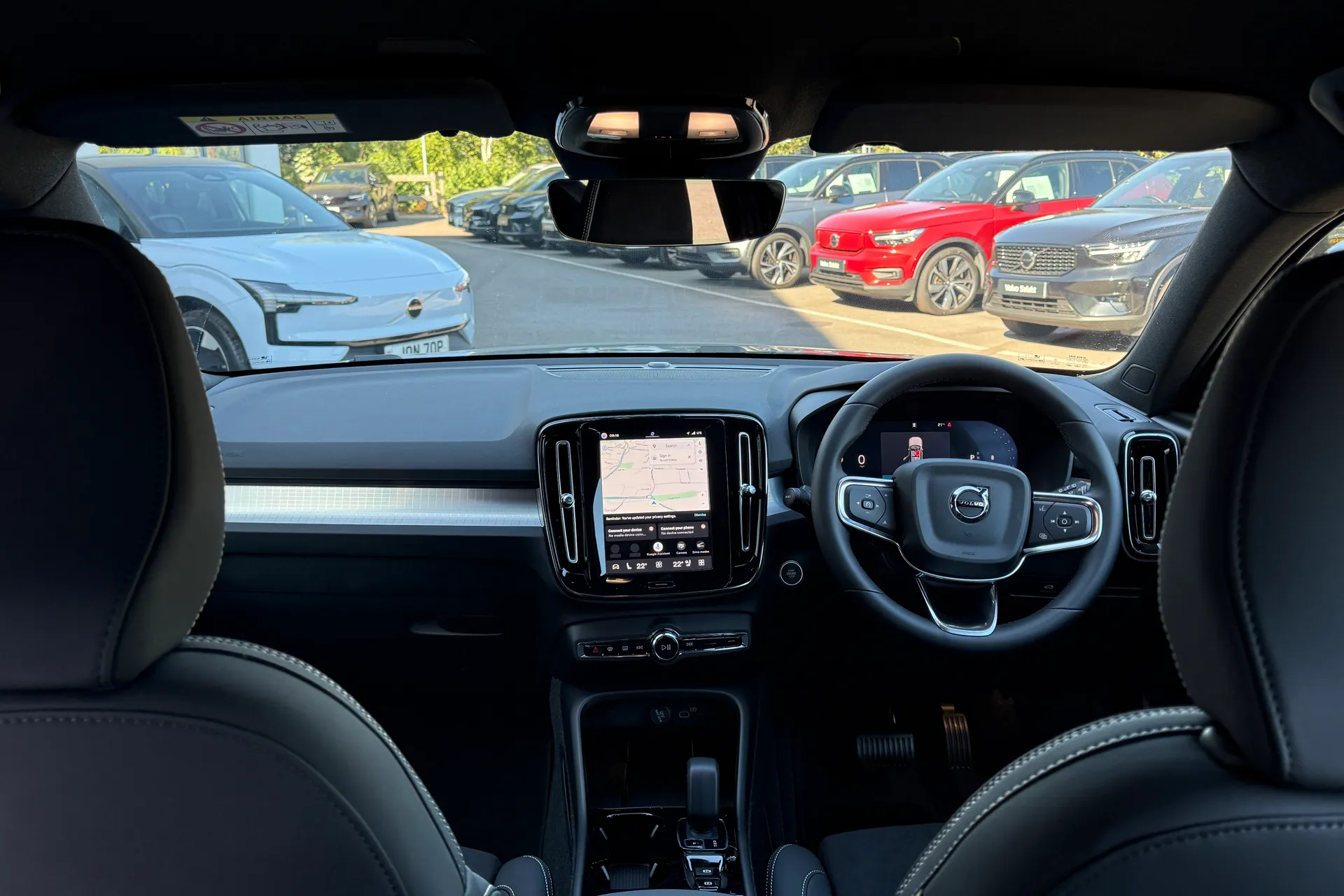 Volvo XC40 thumbnail image number 3