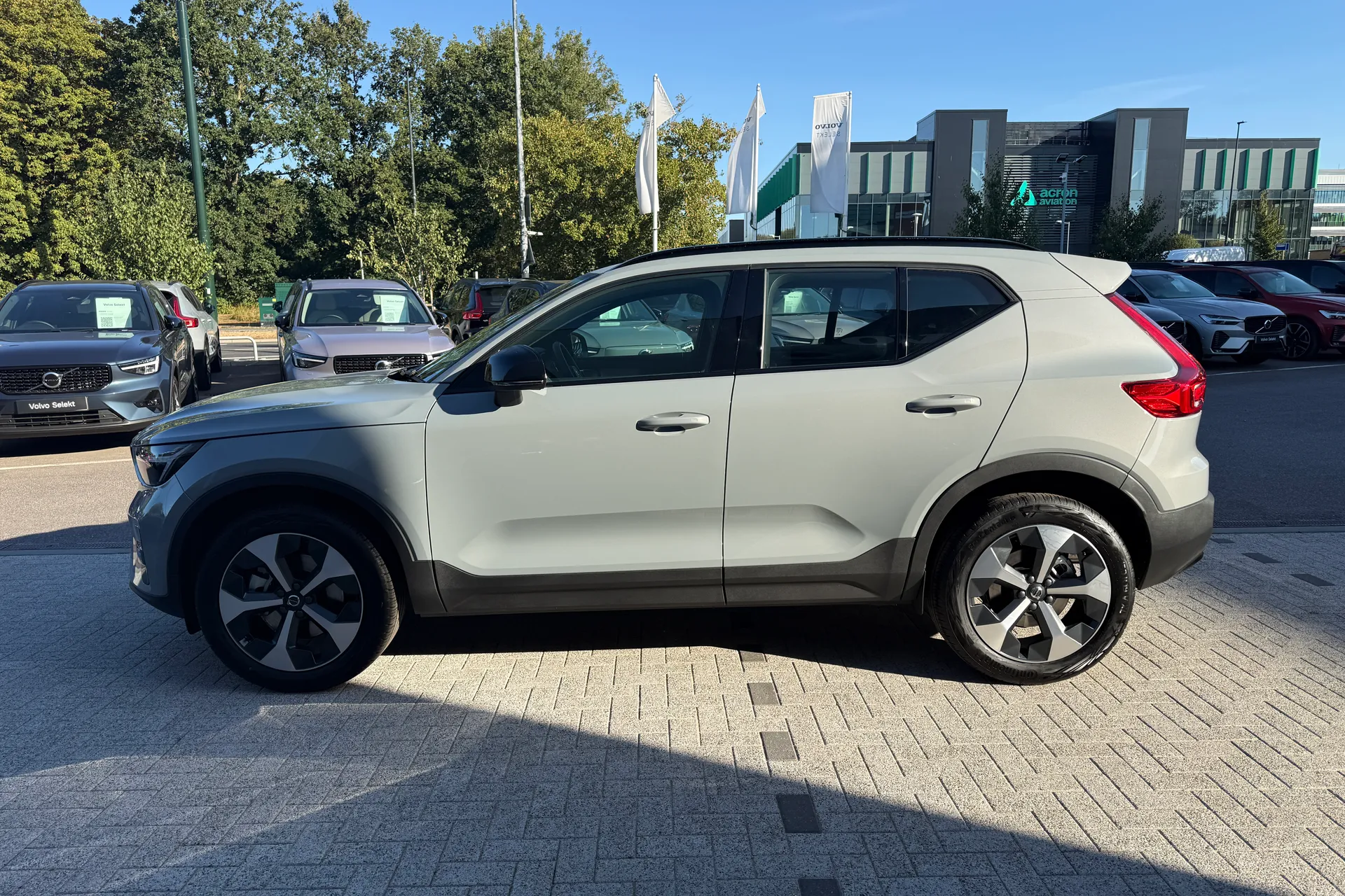 Volvo XC40 thumbnail image number 11
