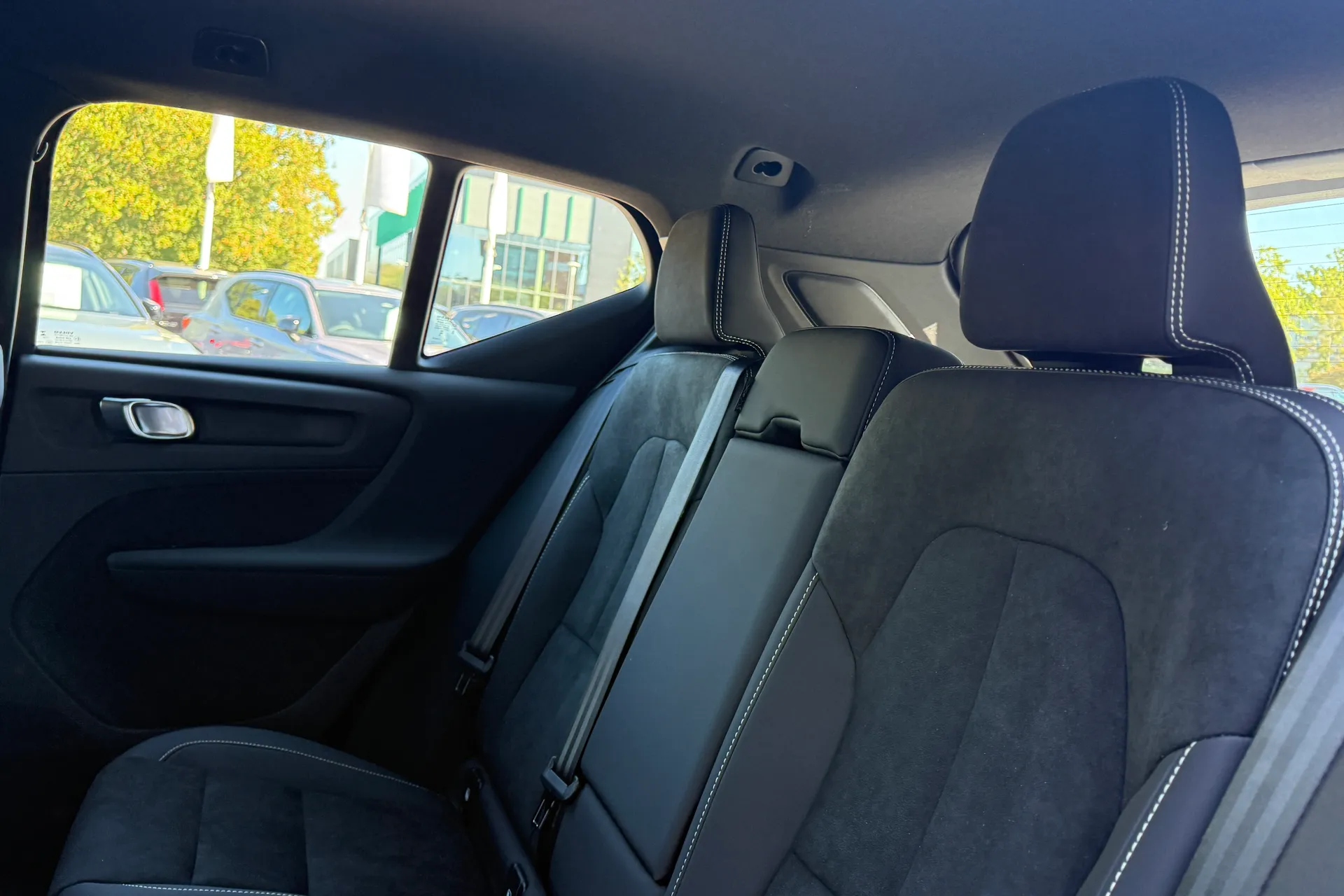 Volvo XC40 thumbnail image number 30