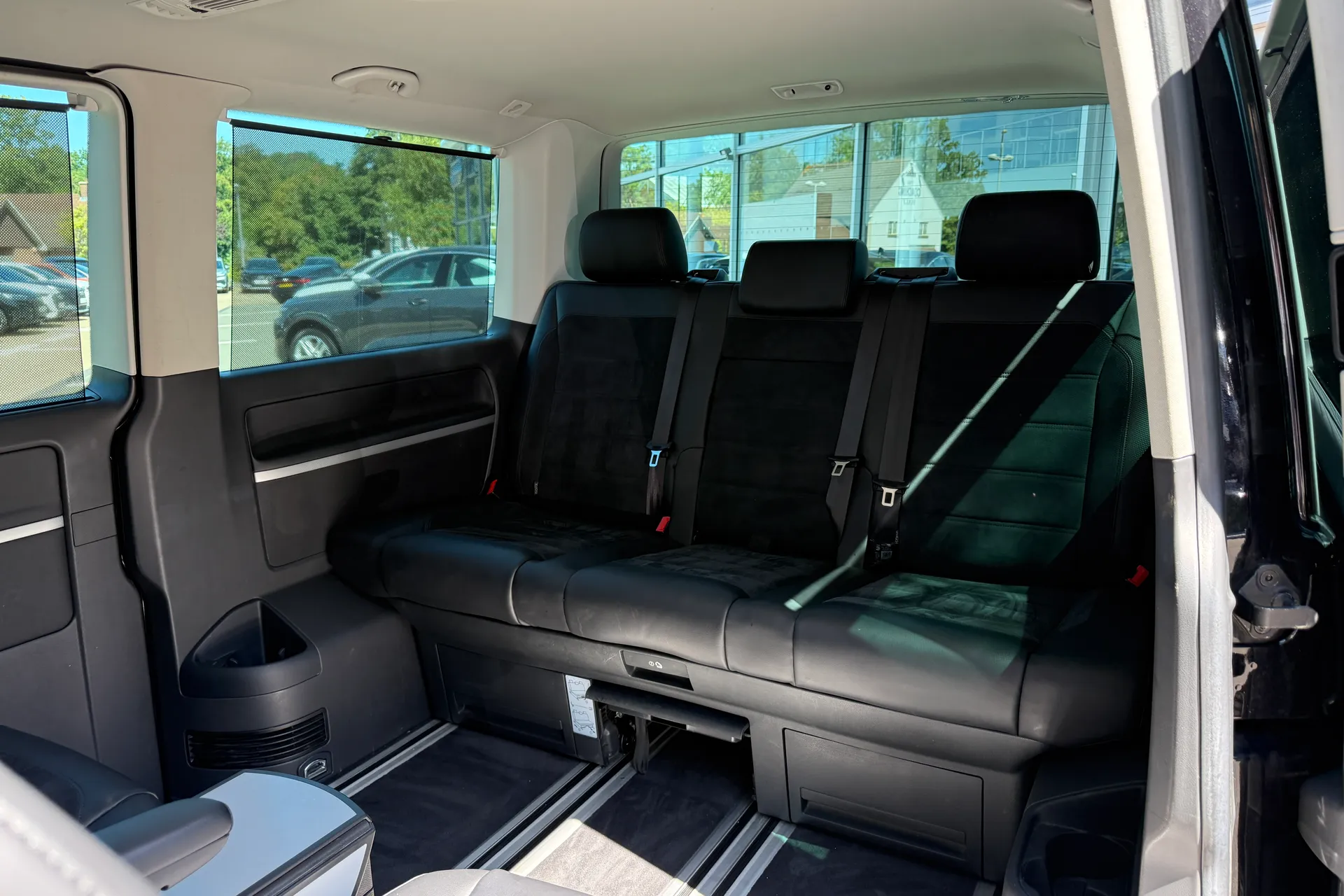 VOLKSWAGEN CARAVELLE thumbnail image number 37