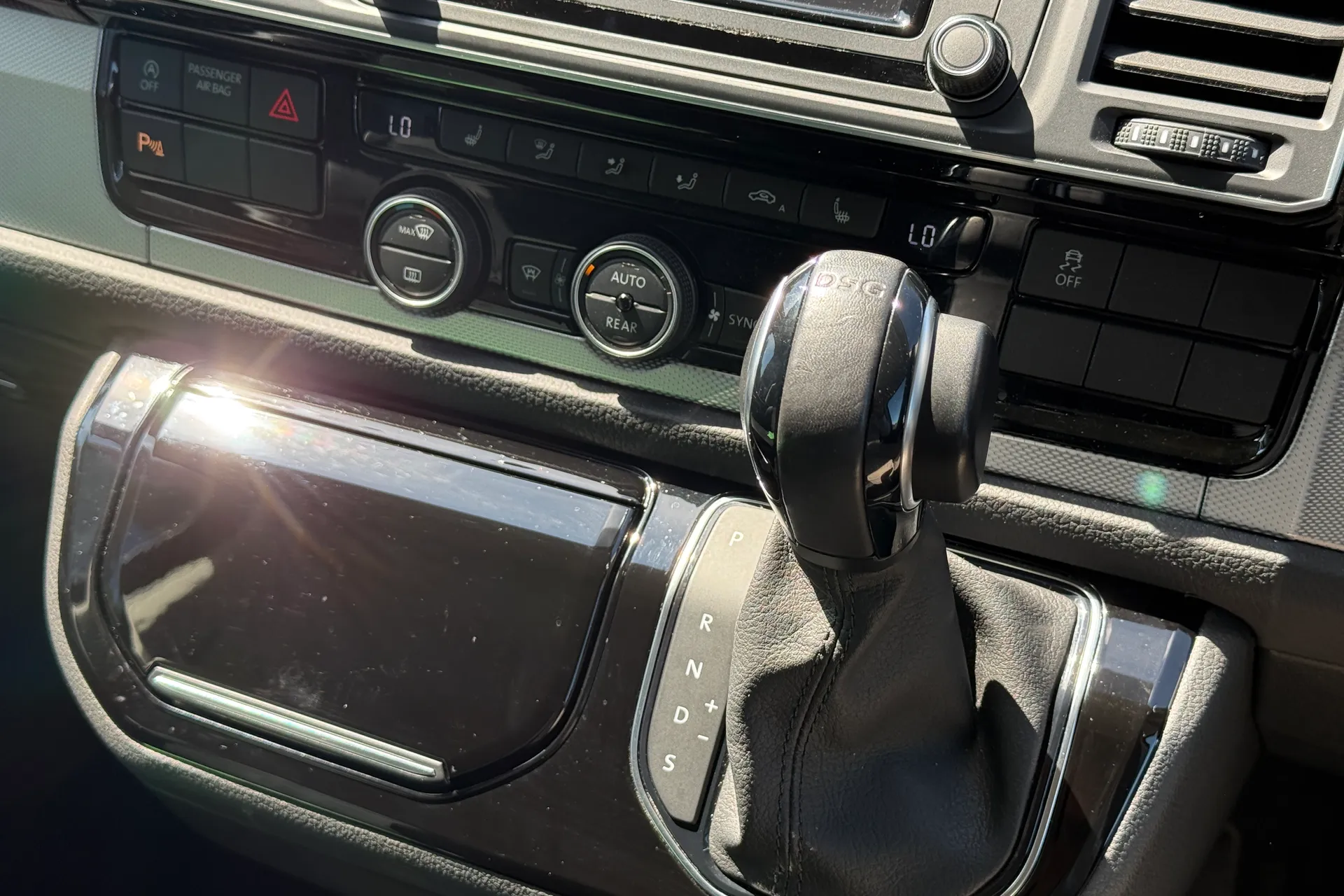 VOLKSWAGEN CARAVELLE thumbnail image number 10