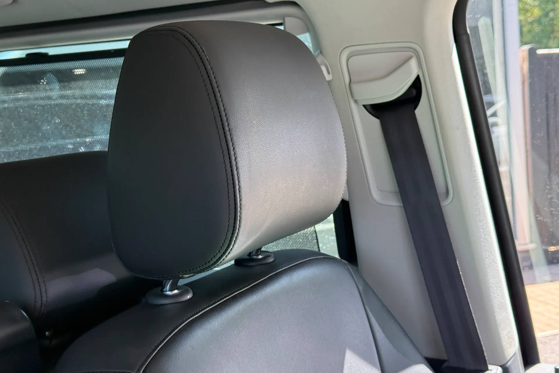 VOLKSWAGEN CARAVELLE thumbnail image number 18