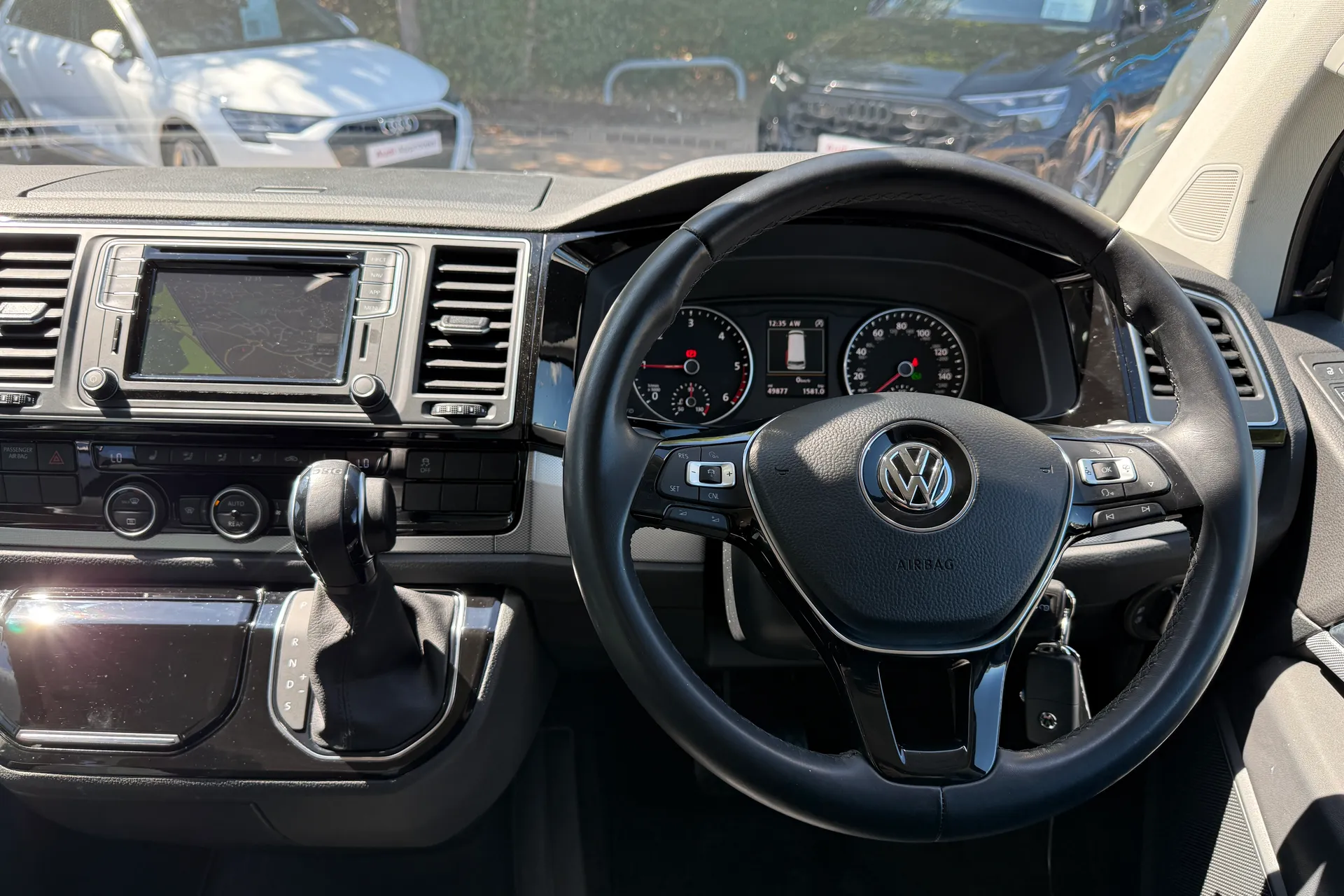 VOLKSWAGEN CARAVELLE thumbnail image number 5