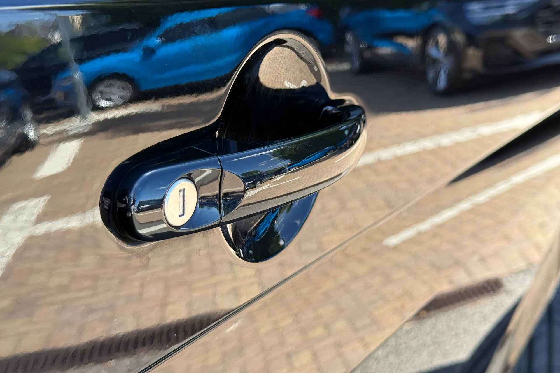 VOLKSWAGEN CARAVELLE thumbnail image number 8
