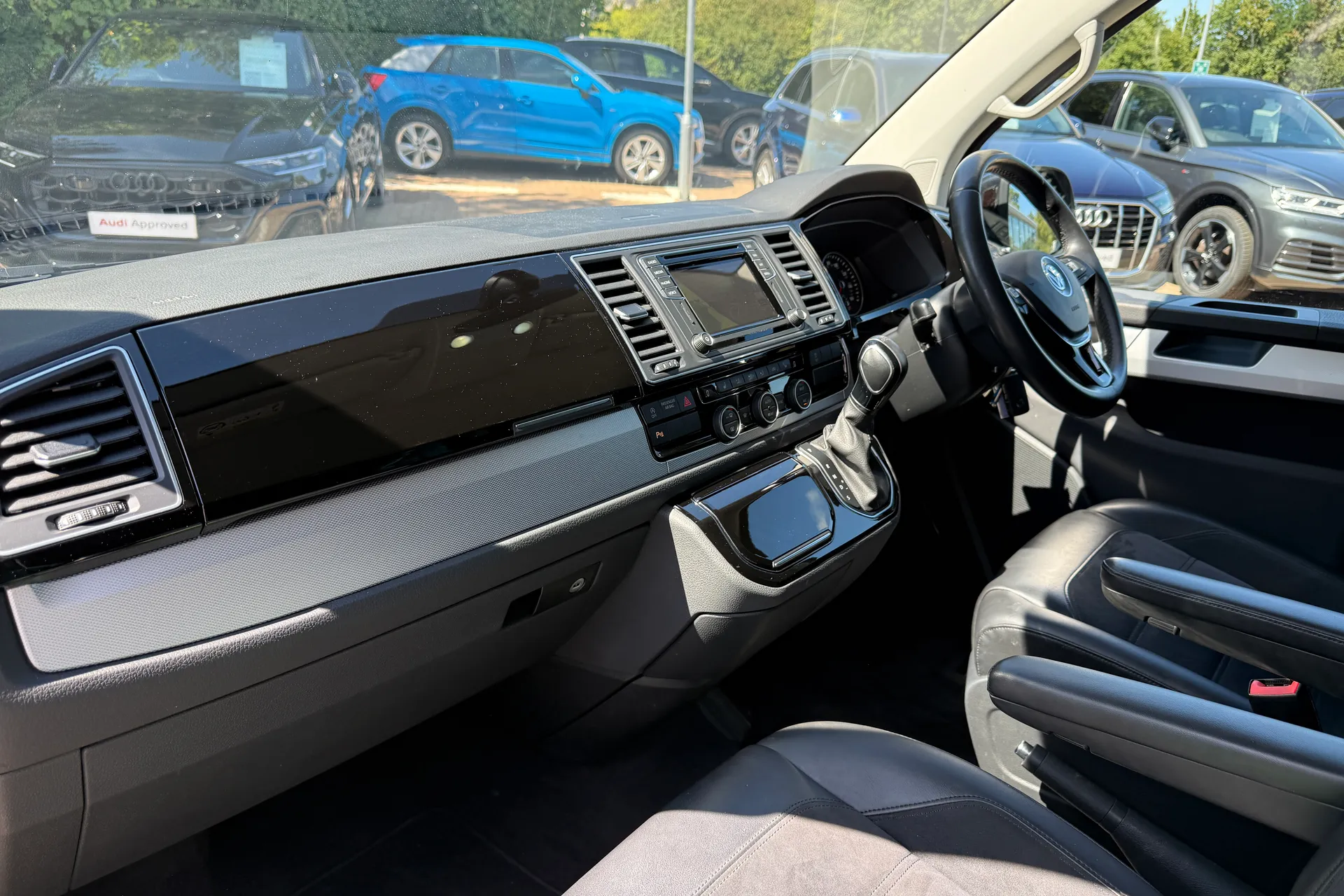 VOLKSWAGEN CARAVELLE thumbnail image number 43