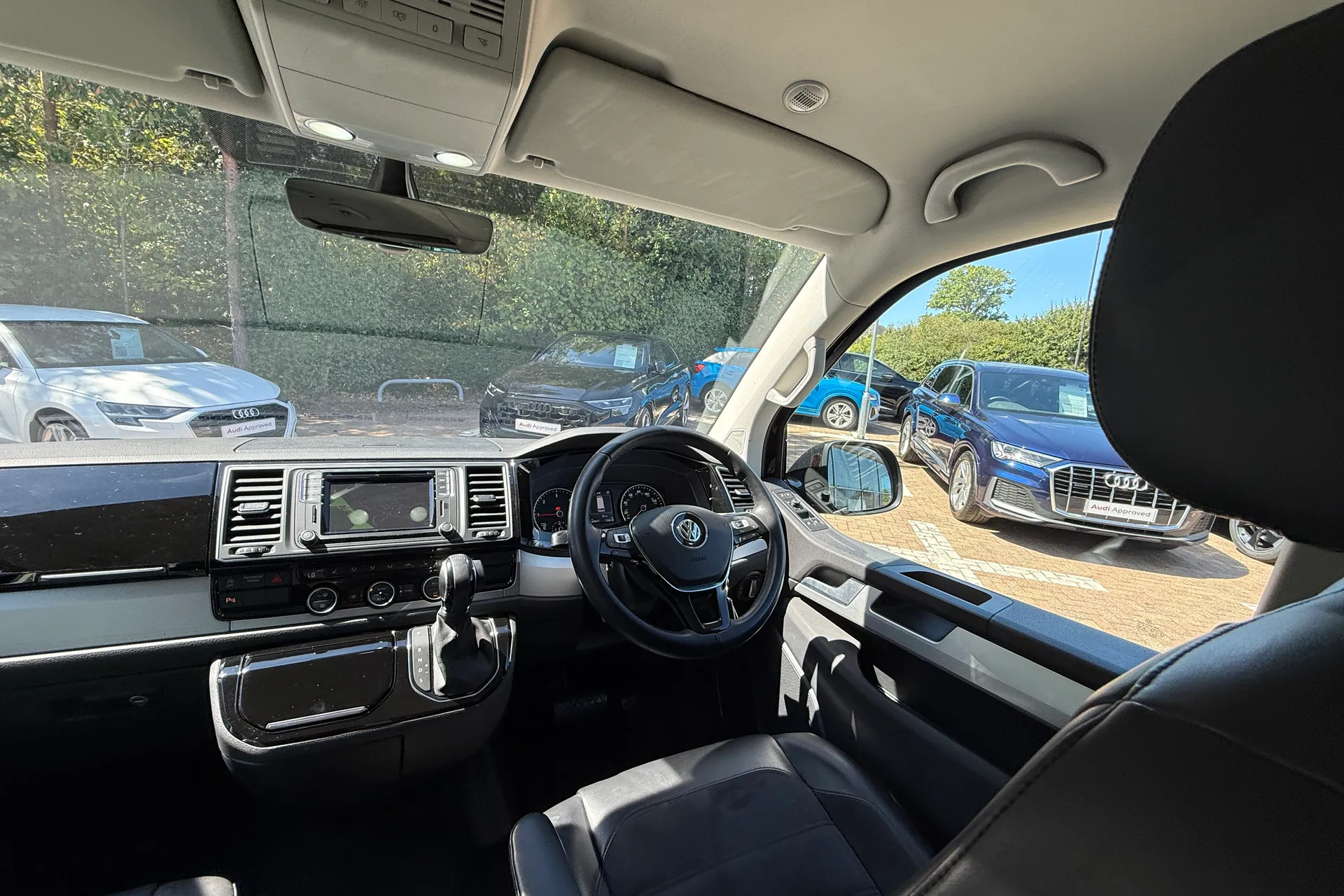 VOLKSWAGEN CARAVELLE thumbnail image number 41