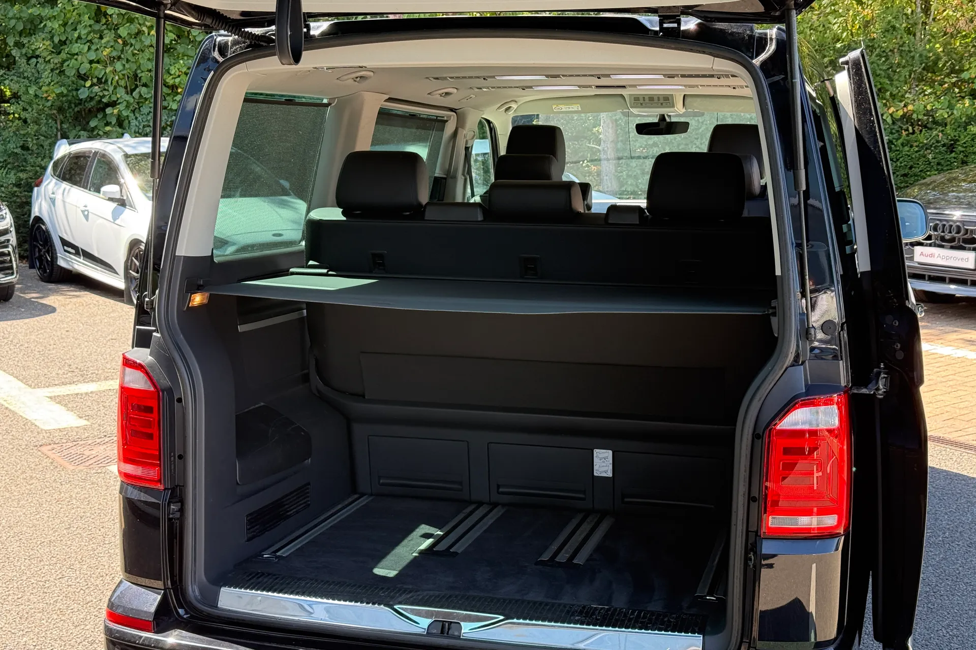 VOLKSWAGEN CARAVELLE thumbnail image number 30