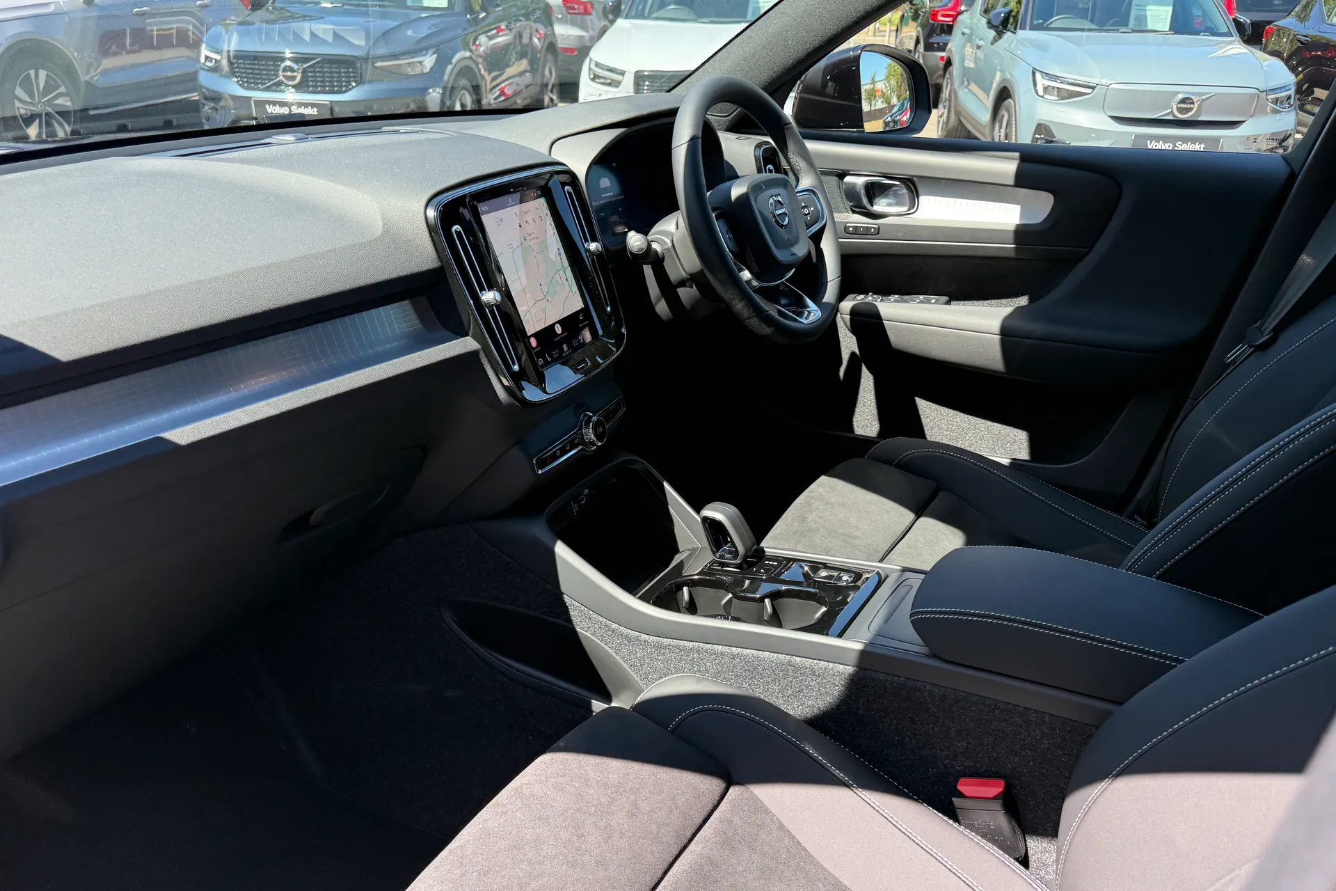 Volvo XC40 thumbnail image number 25