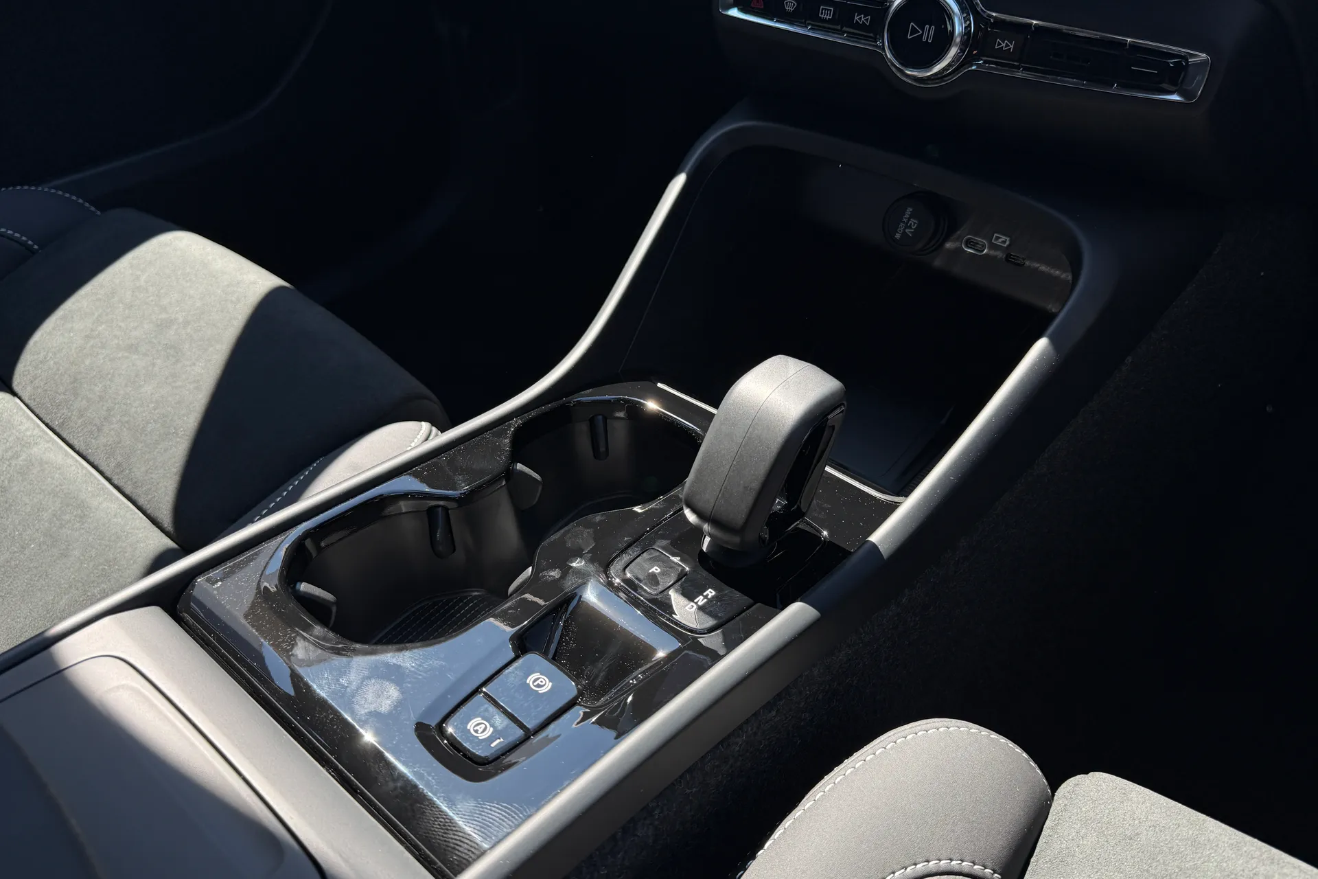 Volvo XC40 thumbnail image number 39