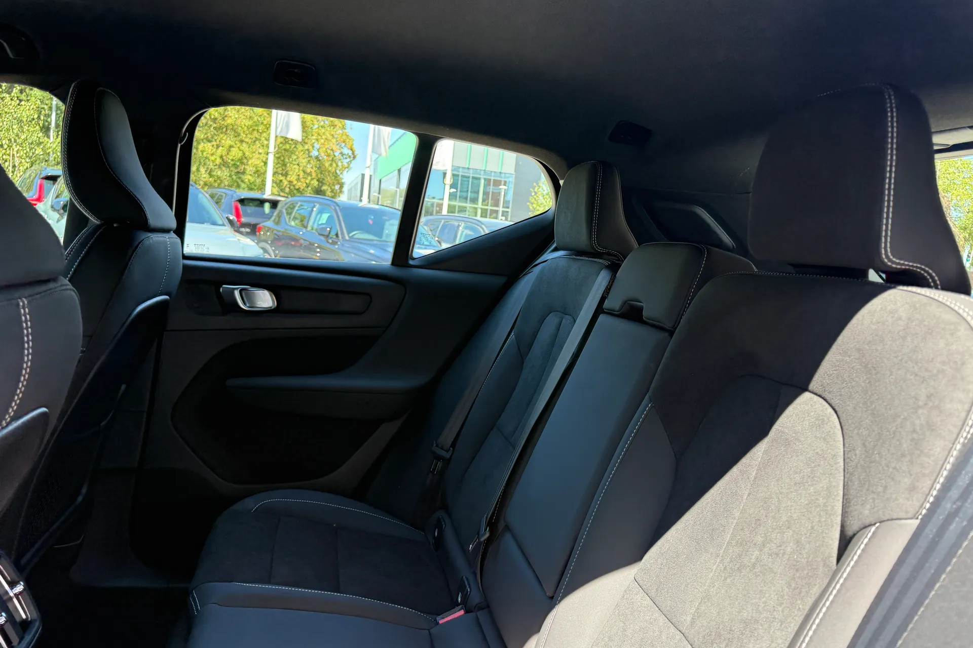 Volvo XC40 thumbnail image number 28