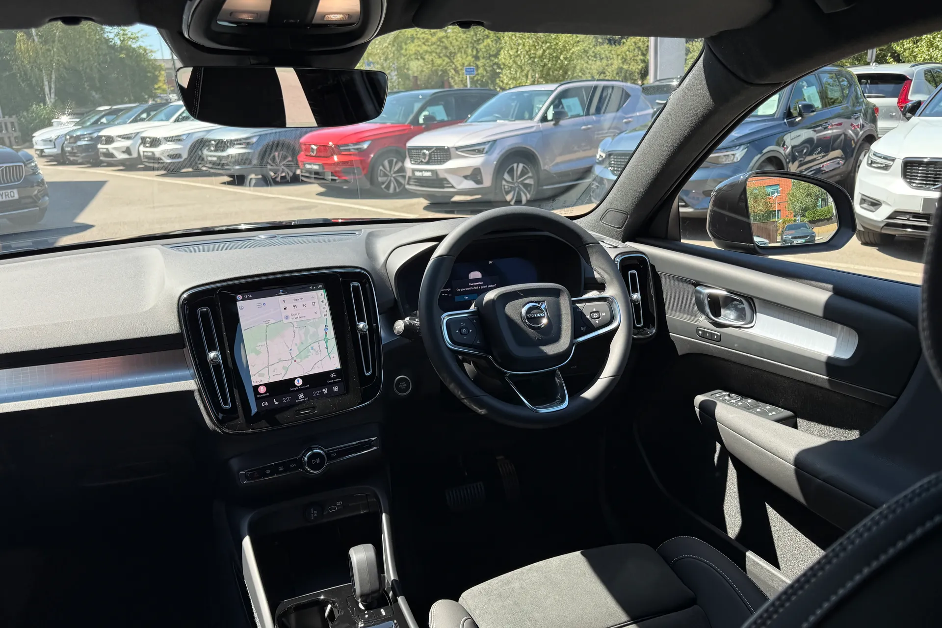 Volvo XC40 thumbnail image number 30