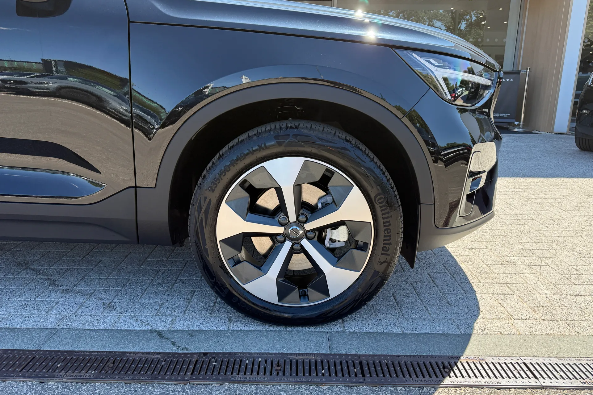 Volvo XC40 thumbnail image number 13