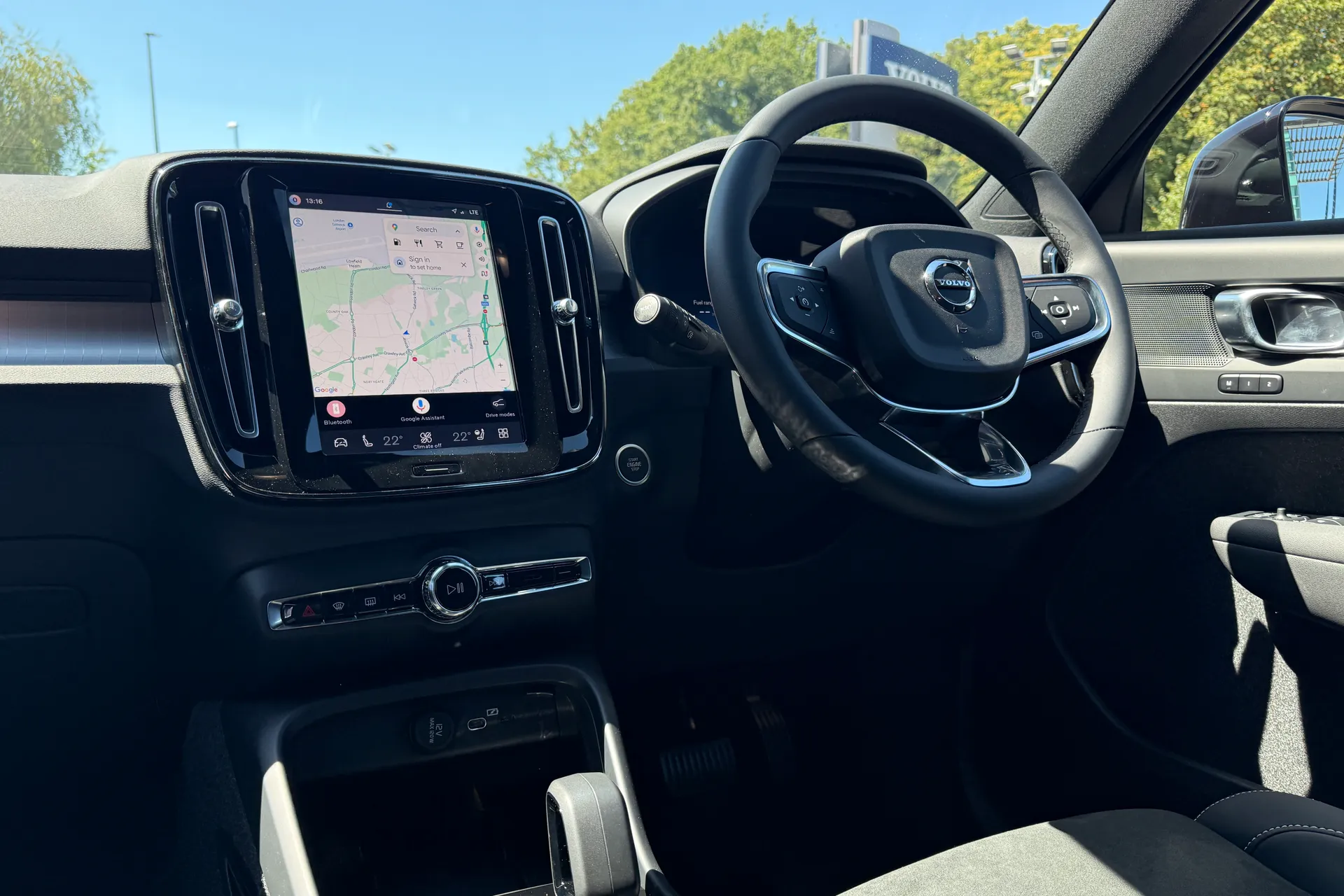 Volvo XC40 thumbnail image number 32