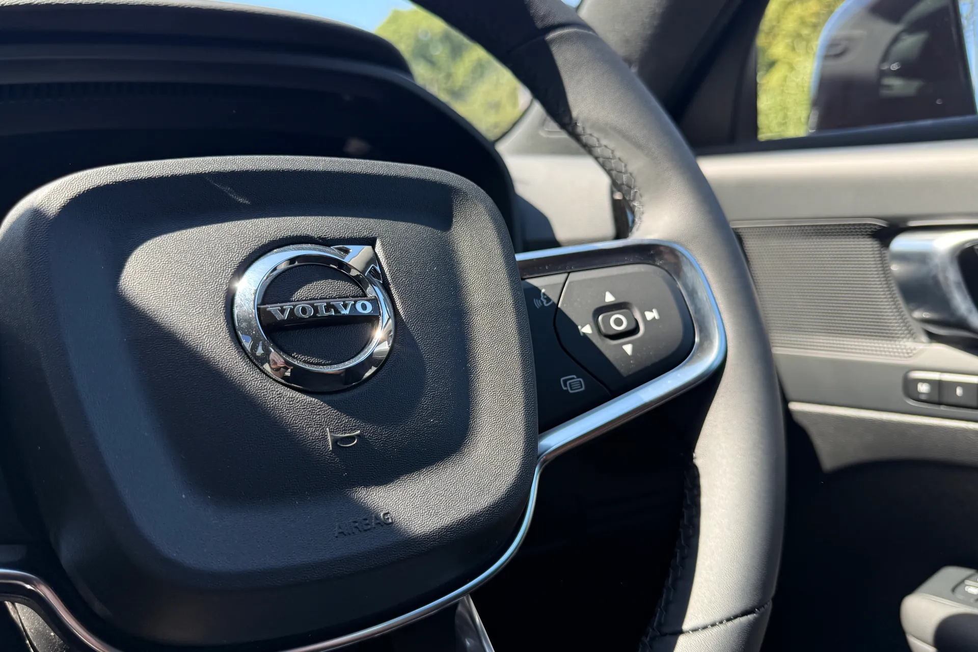 Volvo XC40 thumbnail image number 34