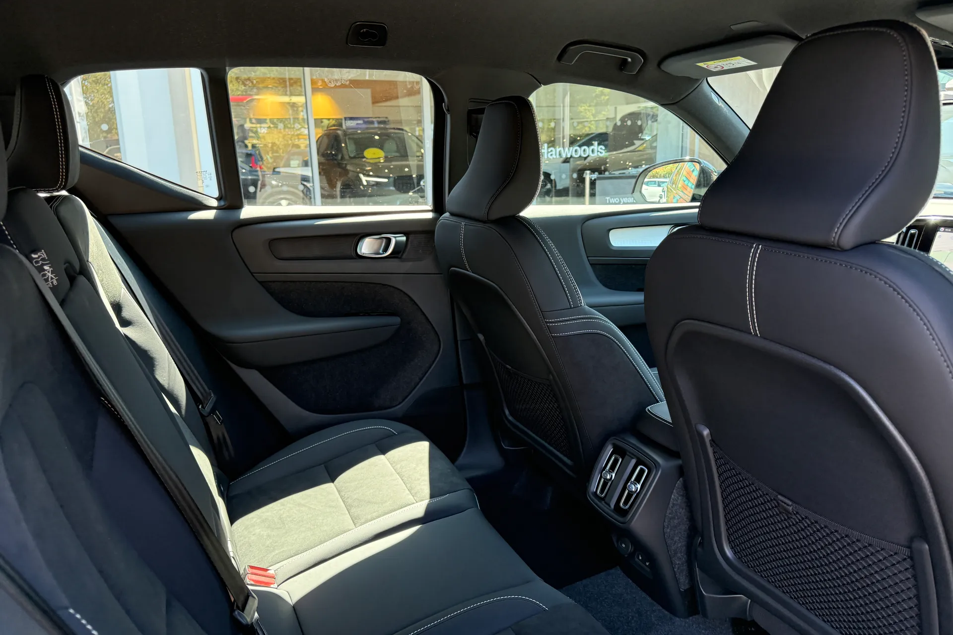 Volvo XC40 thumbnail image number 21