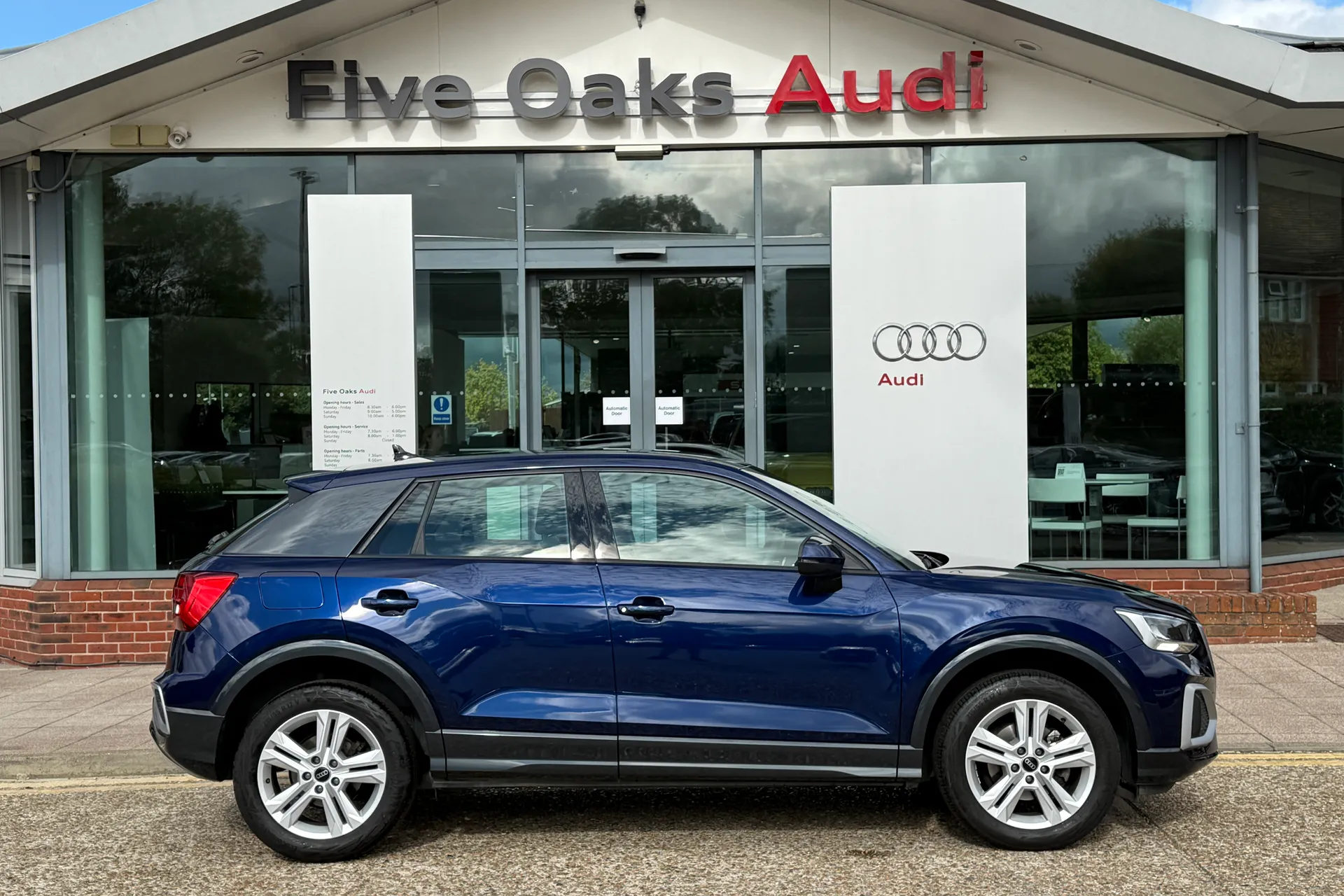Audi Q2 thumbnail image number 2