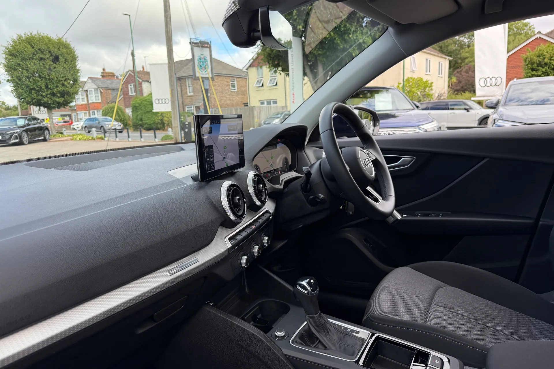 Audi Q2 thumbnail image number 28