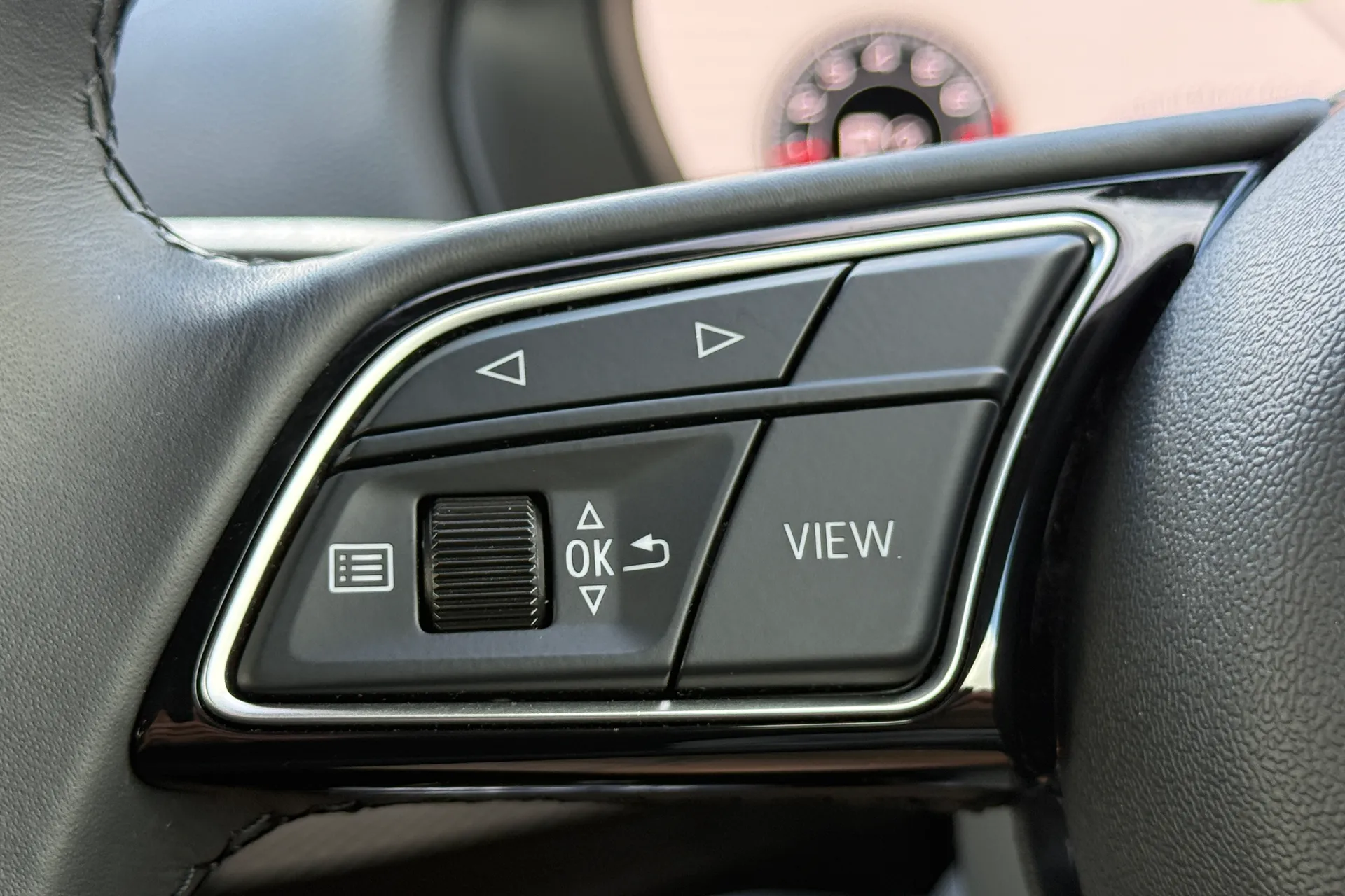 Audi Q2 thumbnail image number 20