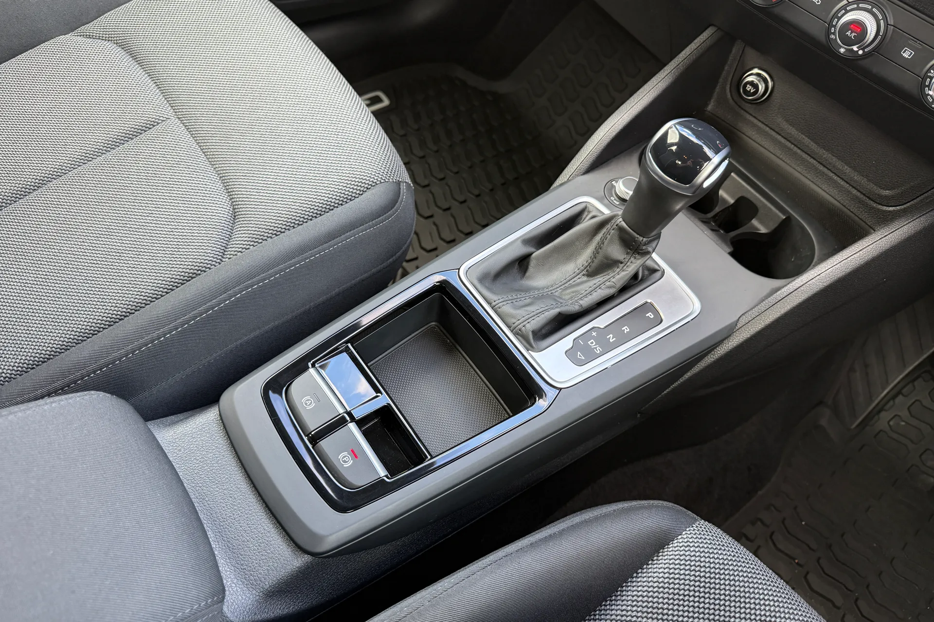 Audi Q2 thumbnail image number 39