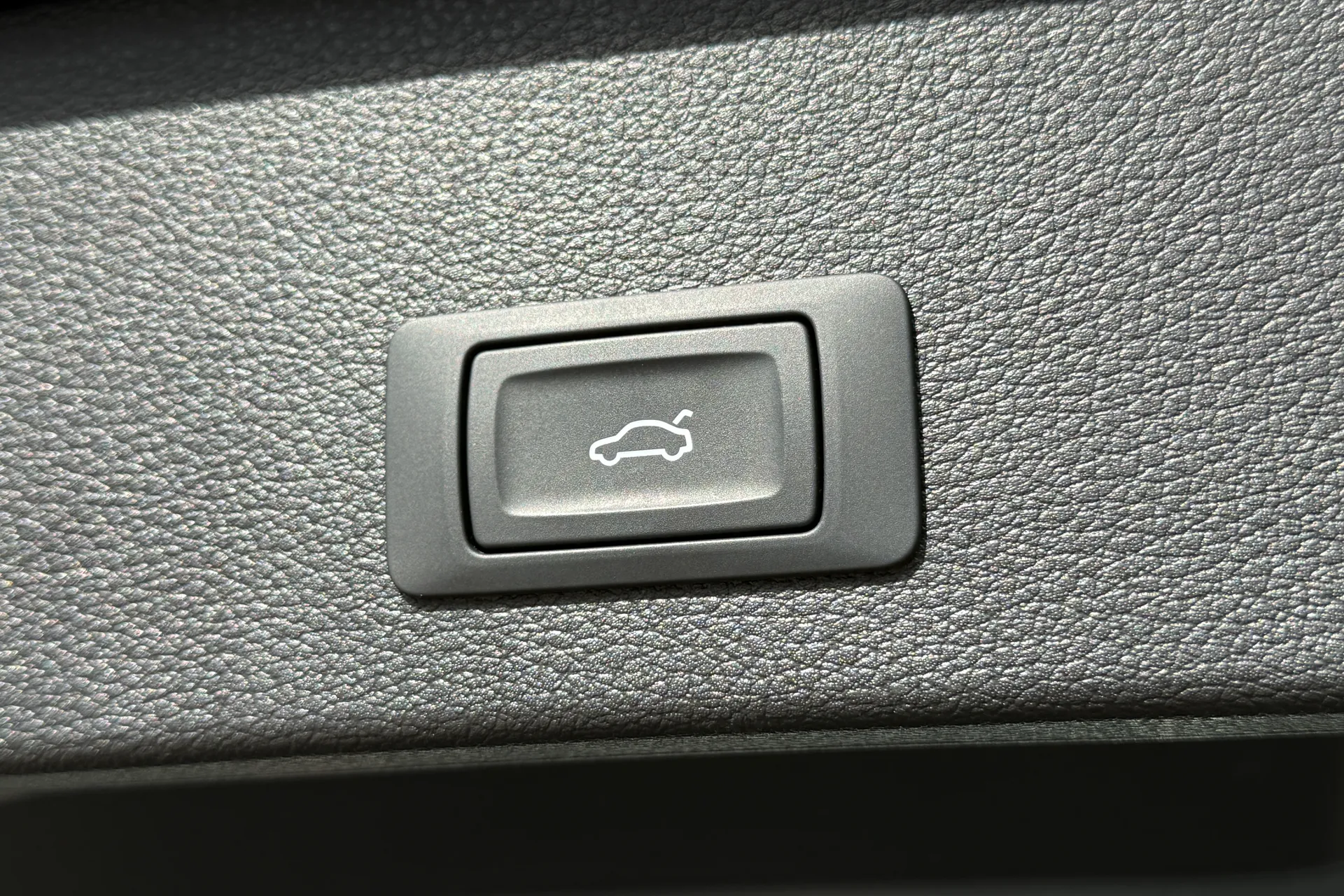 Audi Q2 thumbnail image number 36