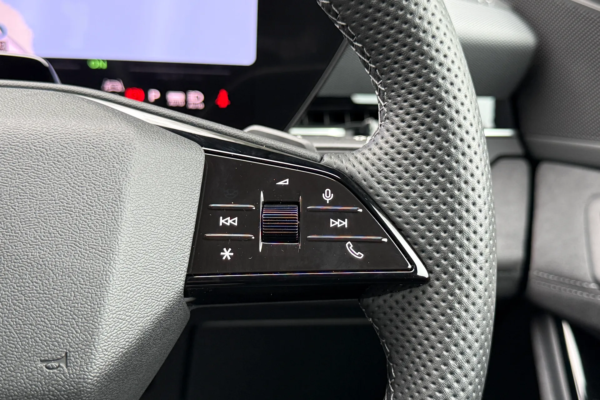 Audi Q6 thumbnail image number 40