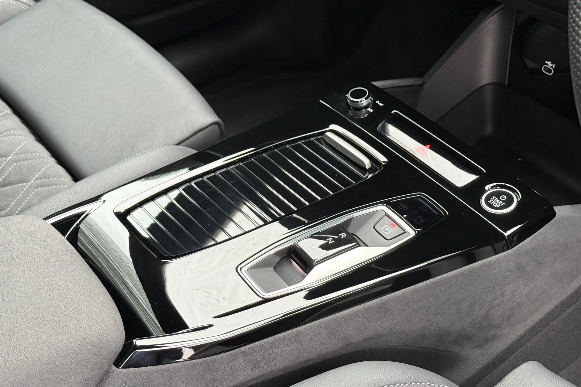 Audi Q6 thumbnail image number 34