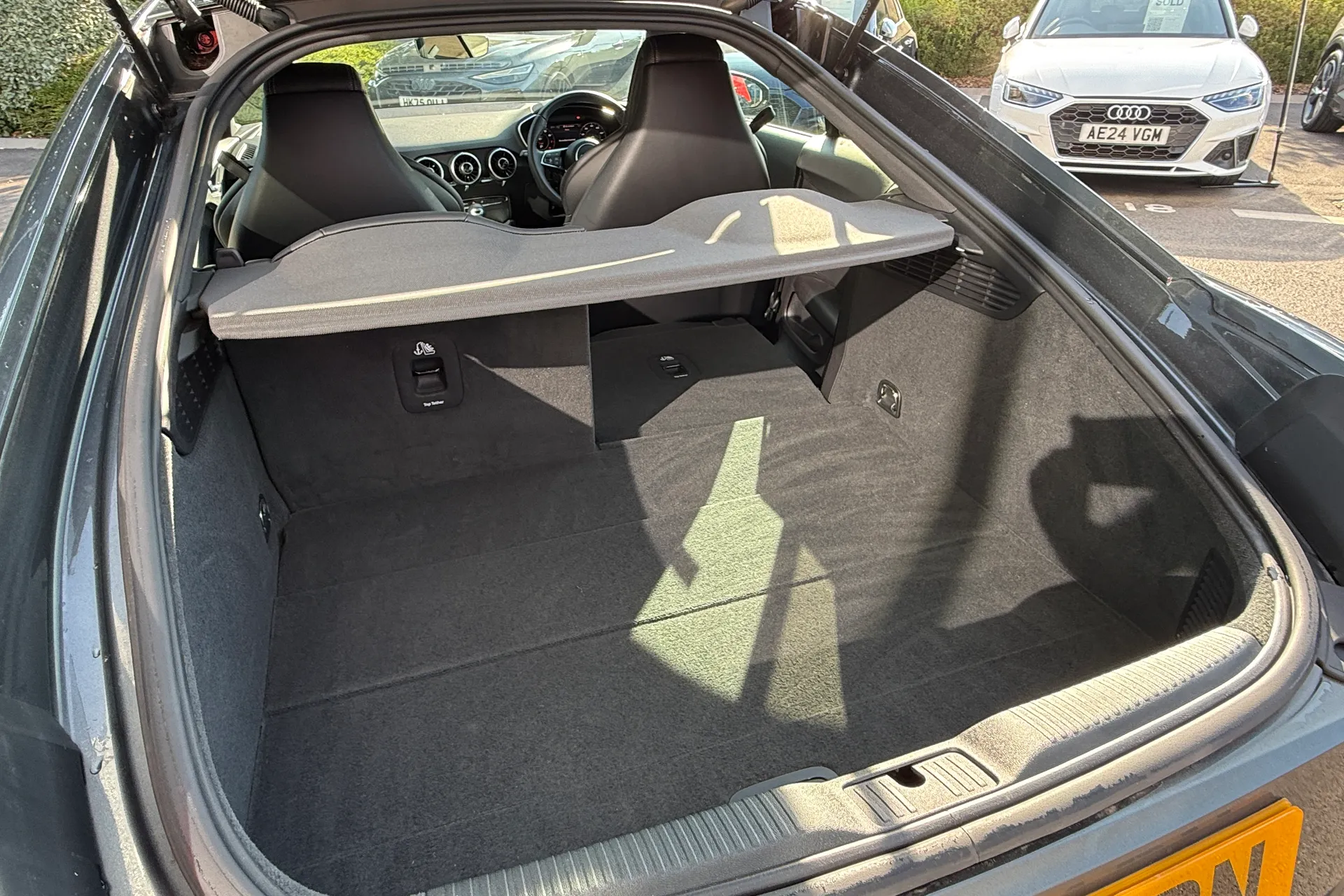 Audi TT thumbnail image number 36