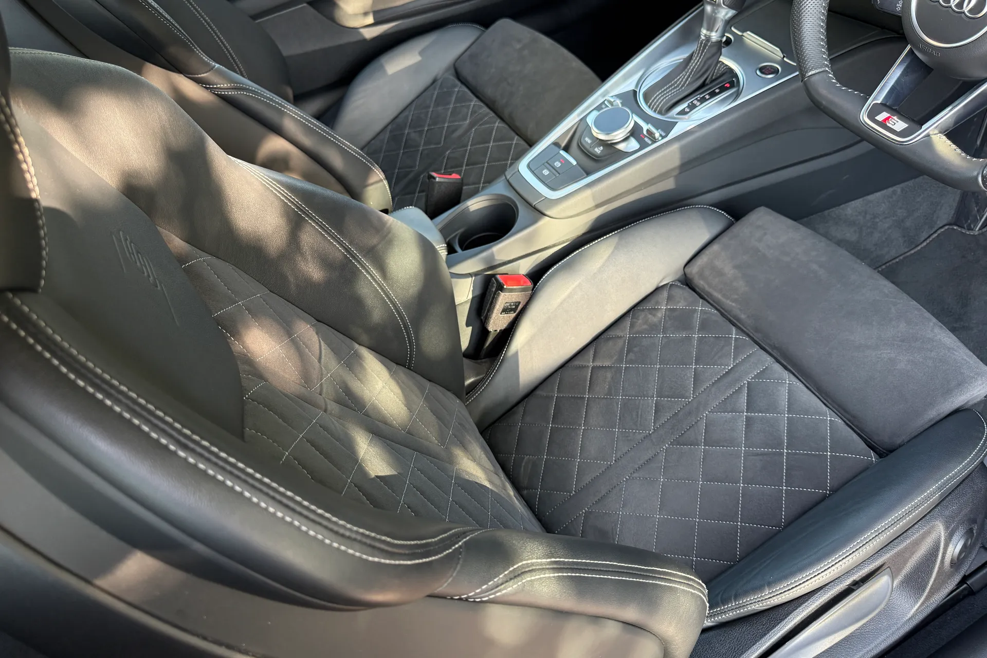 Audi TT thumbnail image number 46