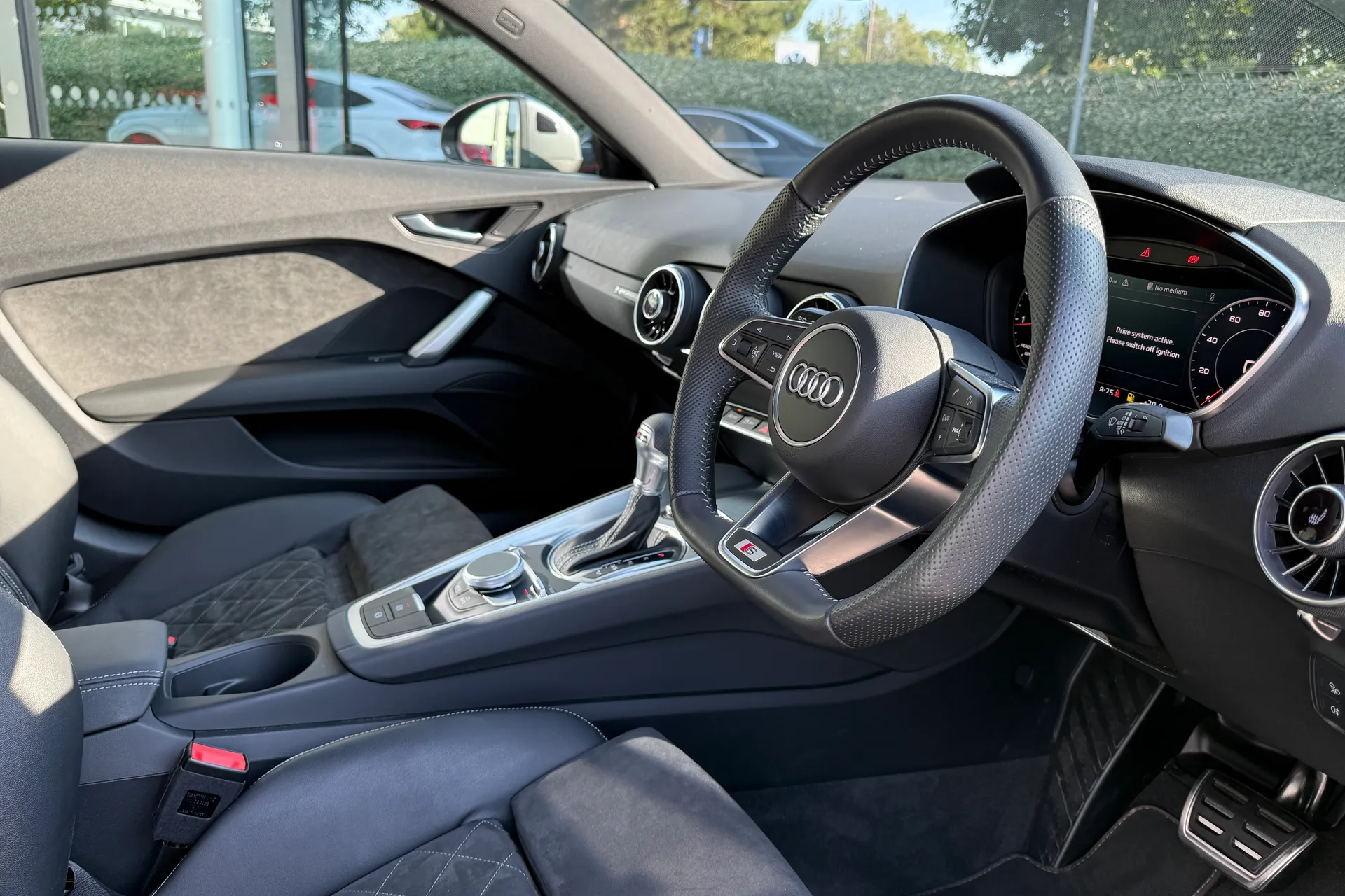 Audi TT thumbnail image number 12