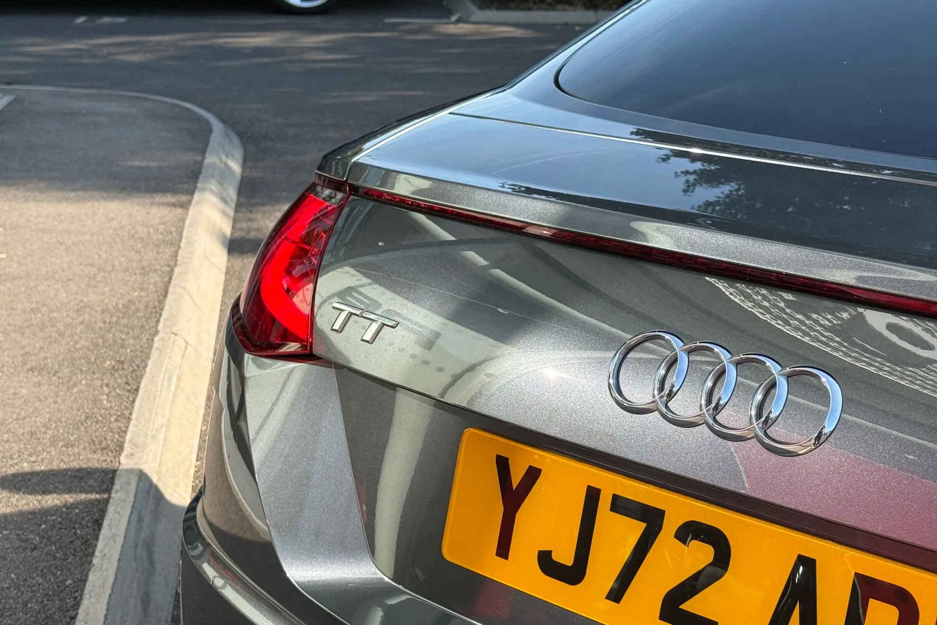 Audi TT thumbnail image number 25