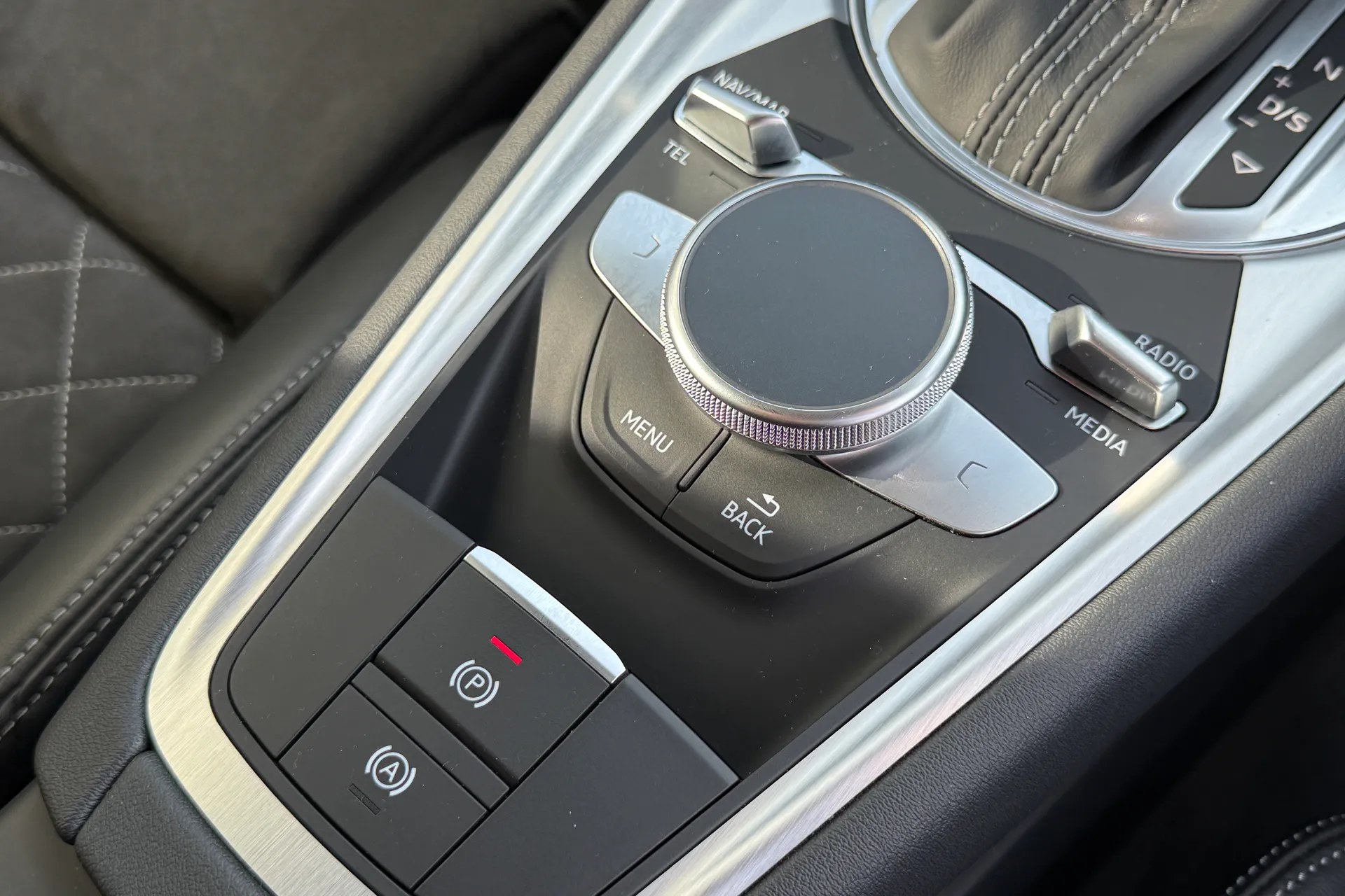 Audi TT thumbnail image number 20