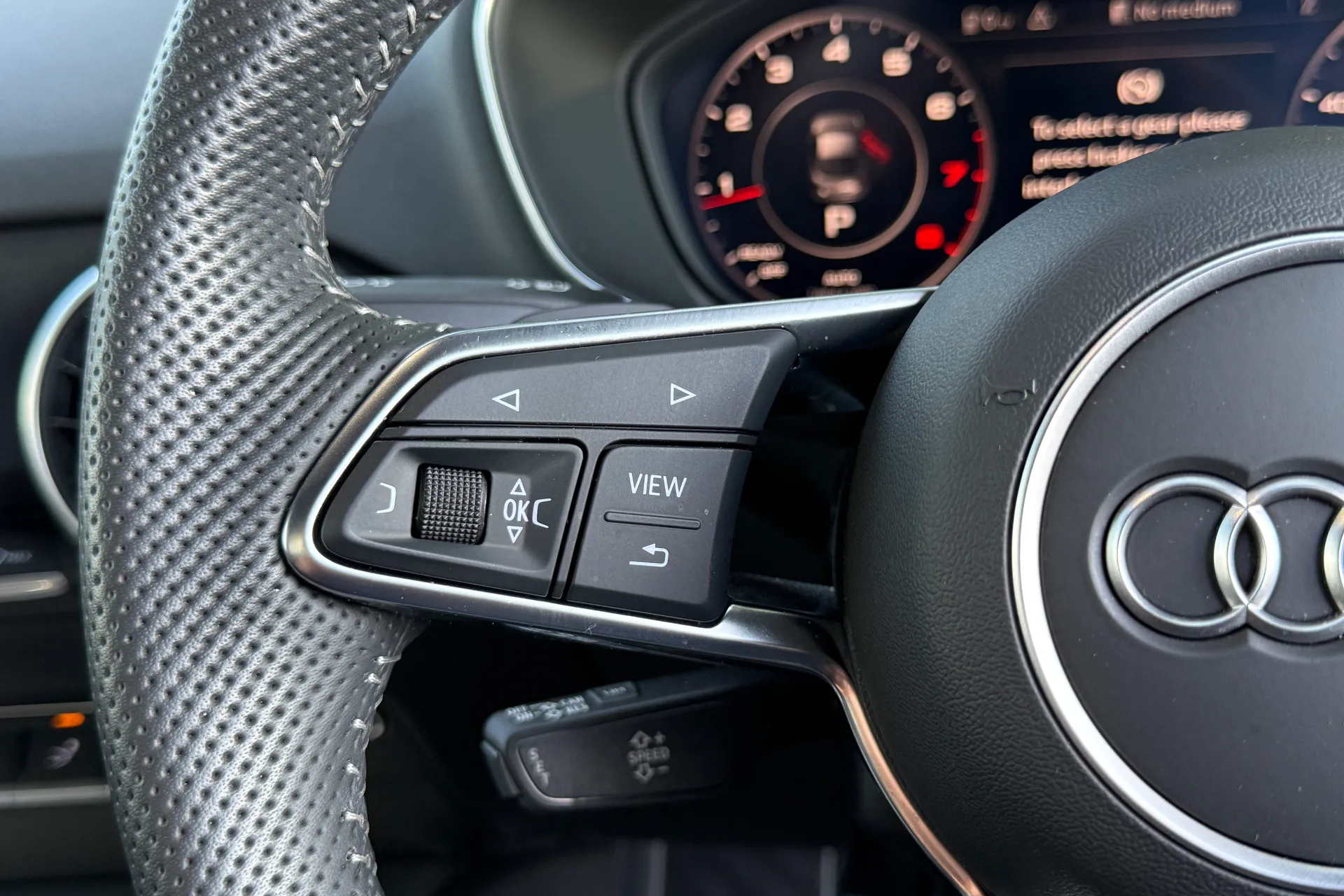 Audi TT thumbnail image number 41