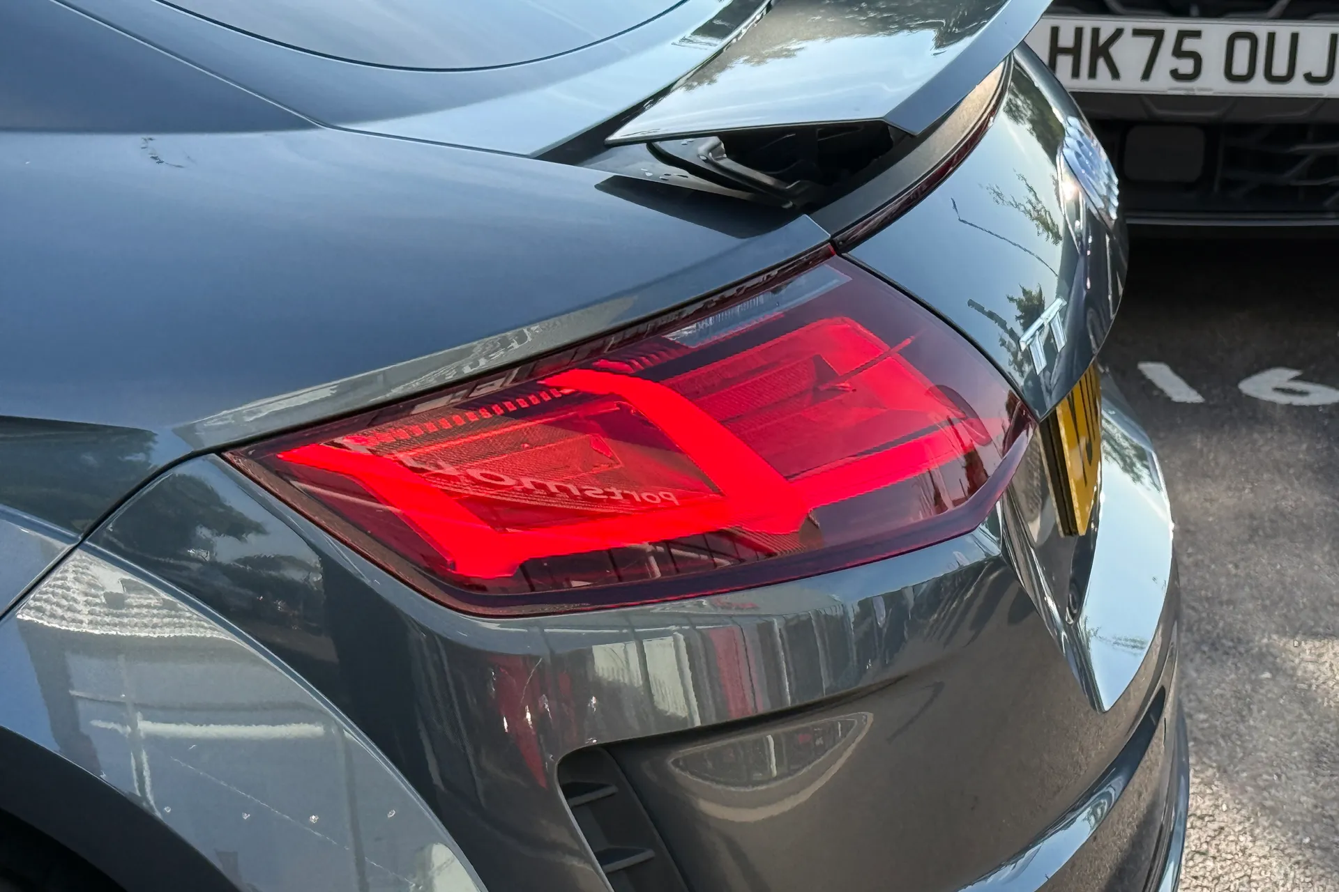 Audi TT thumbnail image number 37