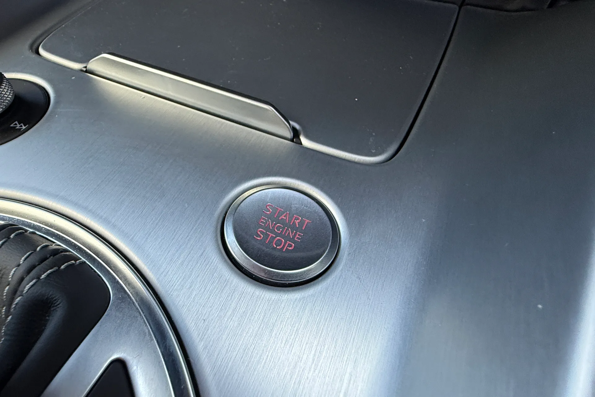 Audi TT thumbnail image number 43